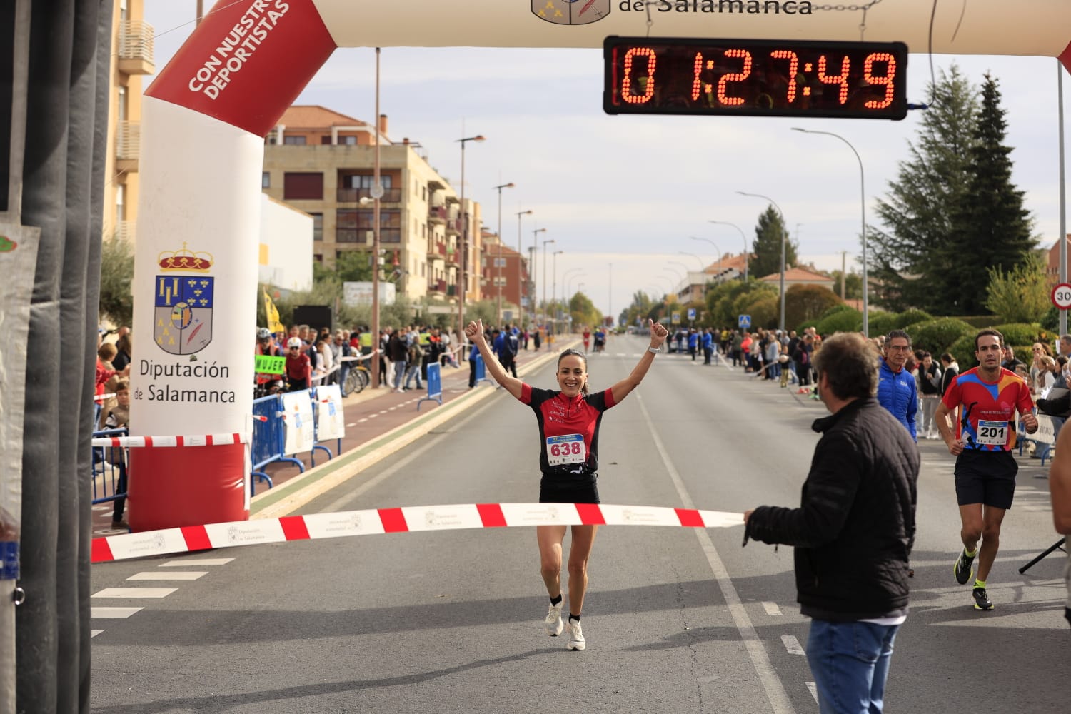Jesús Prieto y Sandra Santamaría vencen en la Media Maratón Diputación de Salamanca
