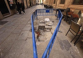 Reparación de un reventón en la calle Libreros.
