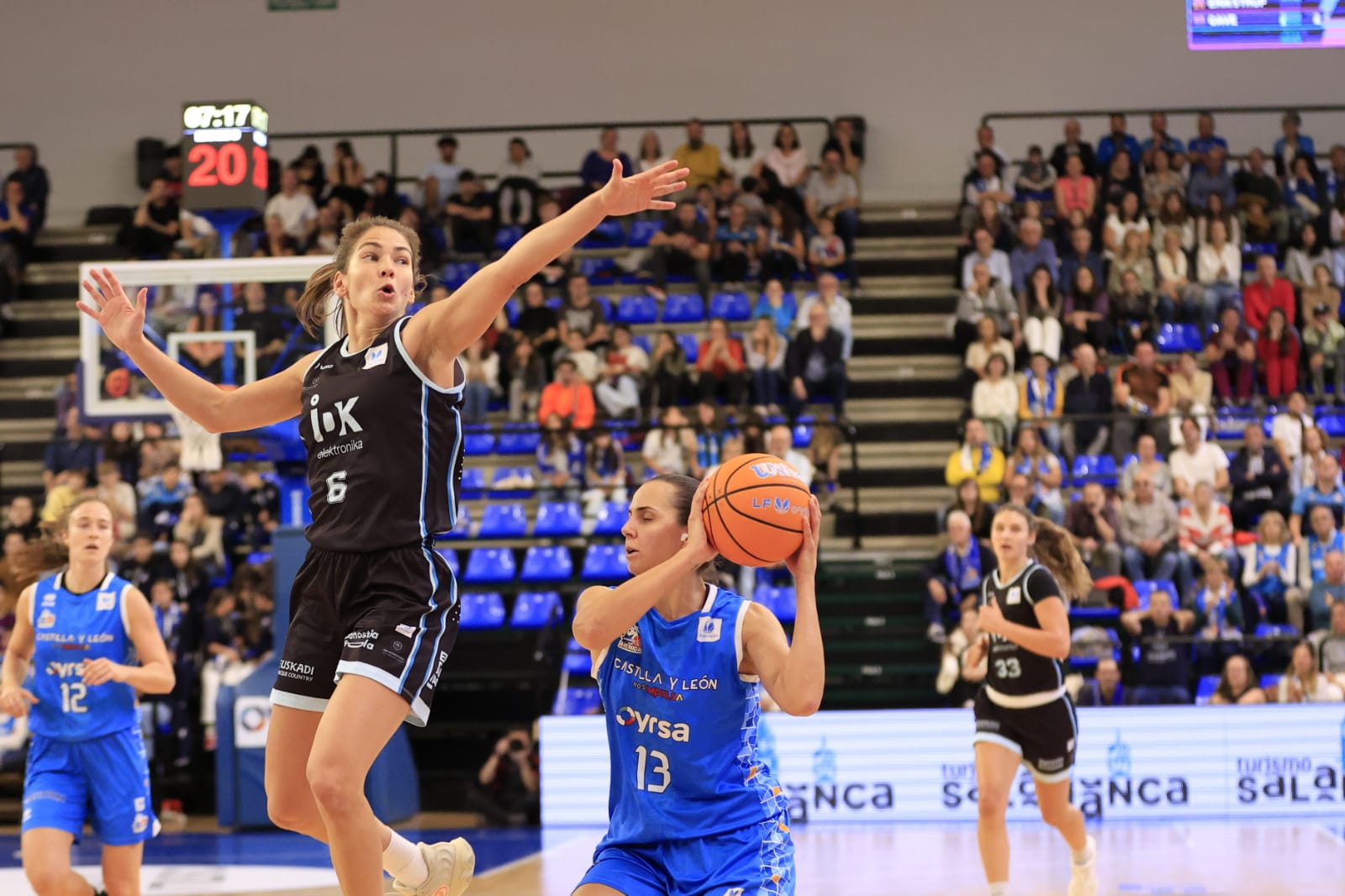 El Perfumerías Avenida - IDK Euskotren, en imágenes