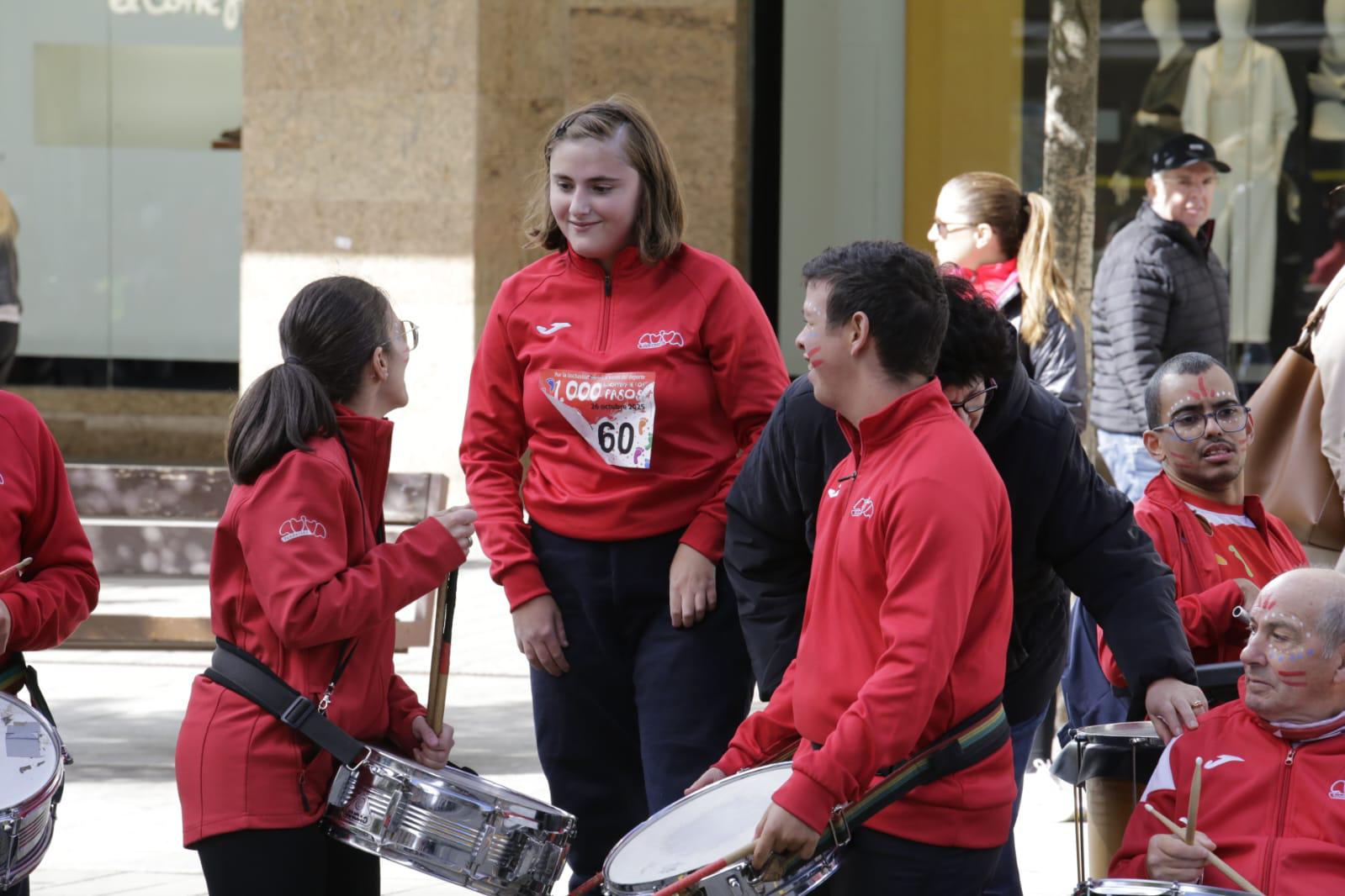 La inclusión inunda las calles de Salamanca con la carrera de los Mil Pasos