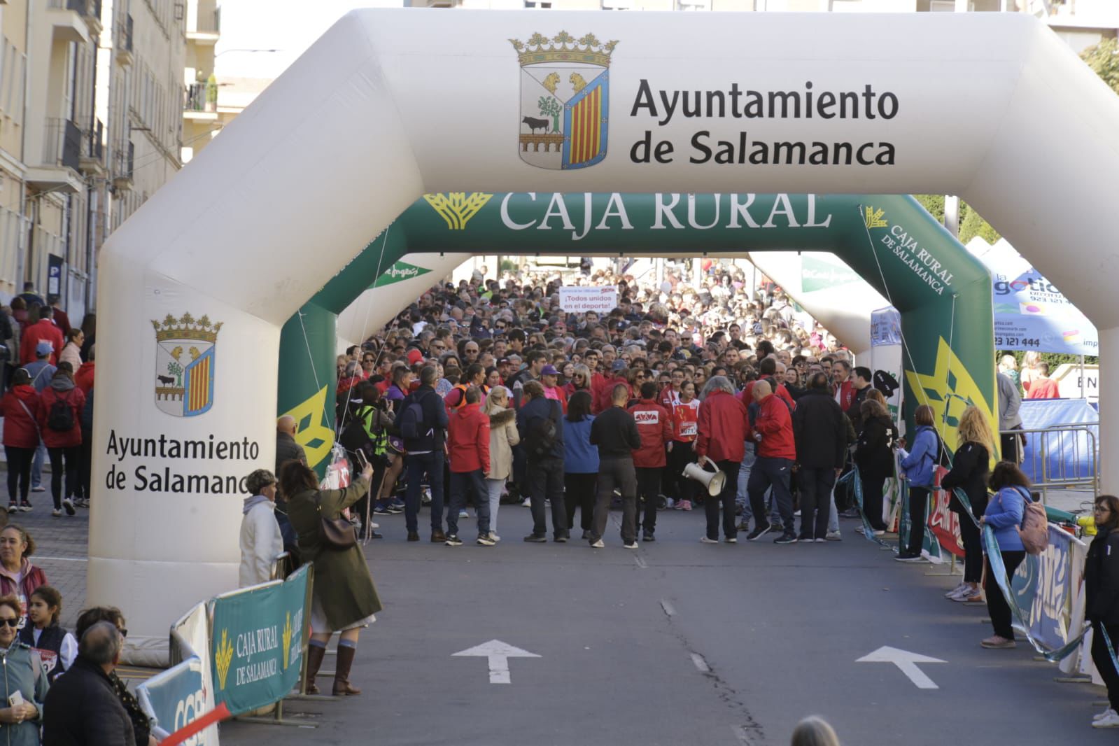 La inclusión inunda las calles de Salamanca con la carrera de los Mil Pasos