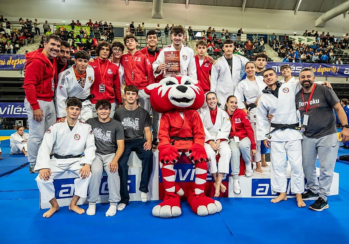 Representantes del Judo Club Doryoku en Avilés.