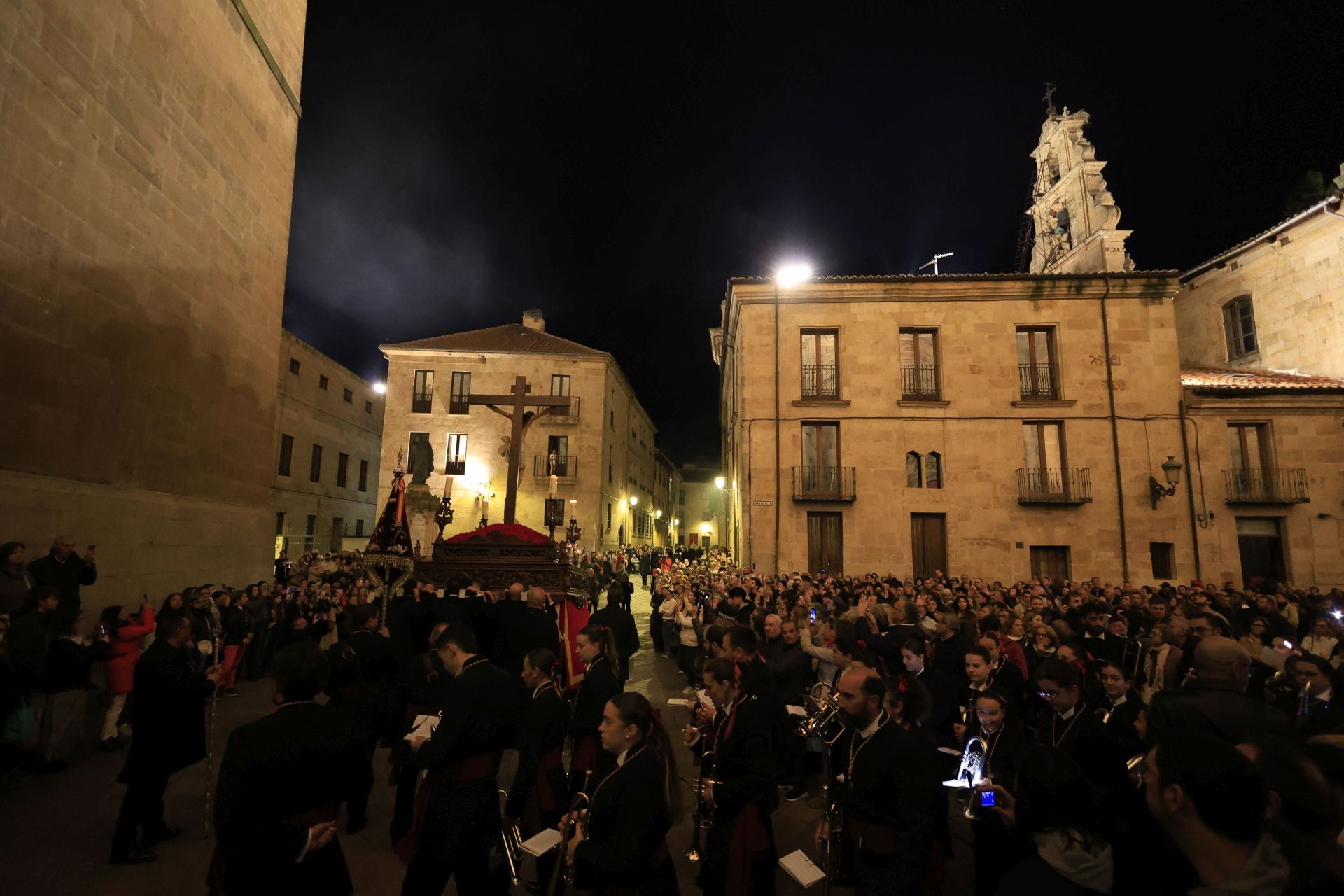 Salamanca vive una madrugada de Jueves Santo a finales de octubre