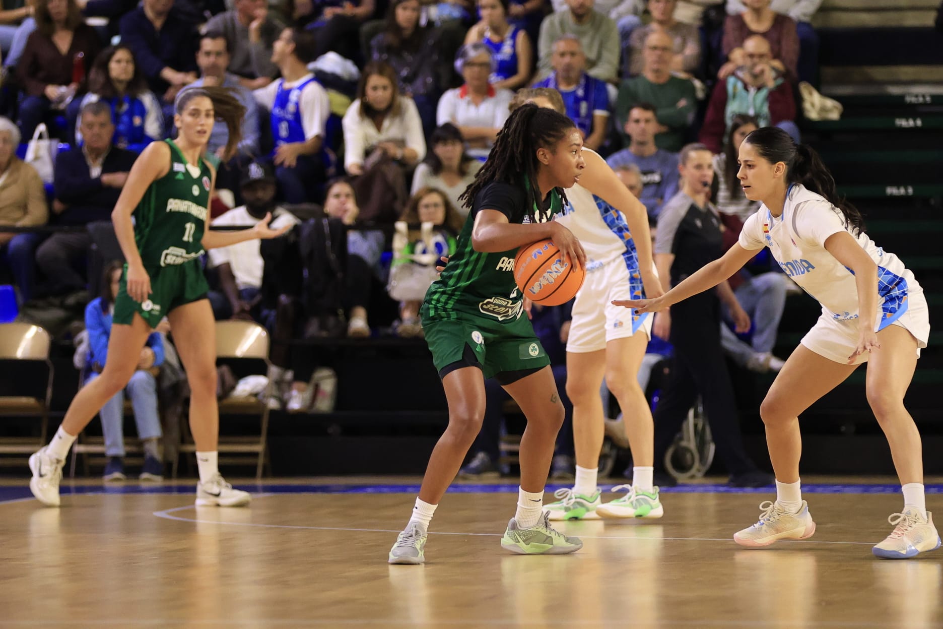 El partido entre Avenida y el Panathinaikos, en imágenes