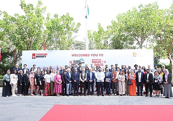 Participantes en la apertura de la oficina de la Universidad de Salamanca en la Universidad de Chandigarh.