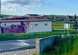 Mural homenaje a los hombres y las mujeres del campo en Valdemierque.