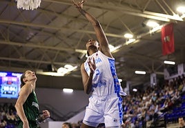 Cave, jugadora de Perfumerías Avenida