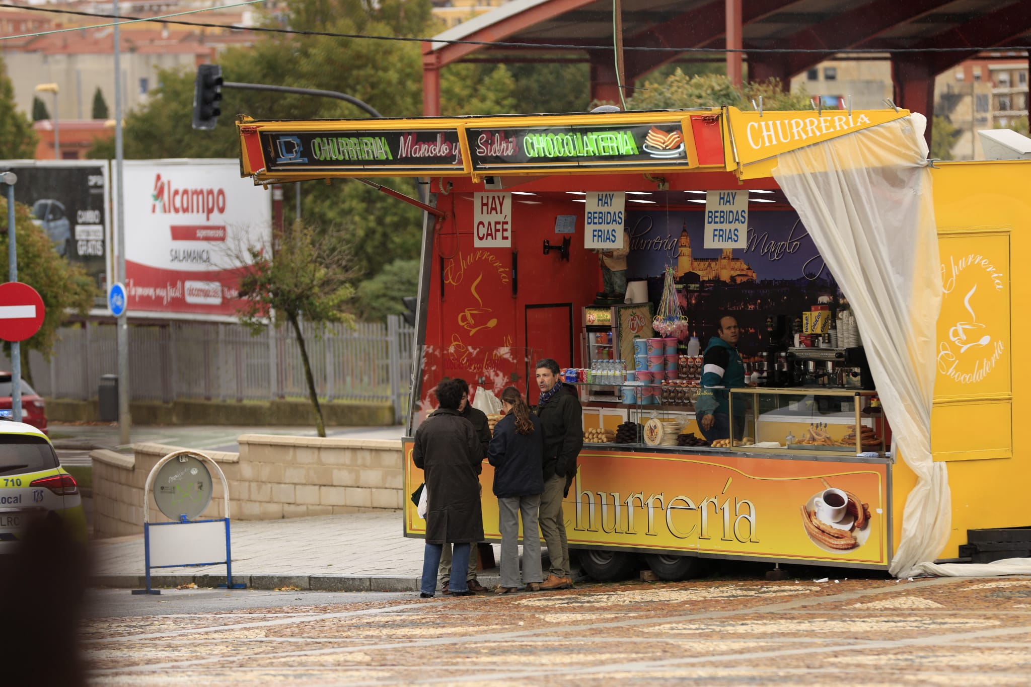 El día de Todos los Santos se celebra bajo el paraguas en Salamanca