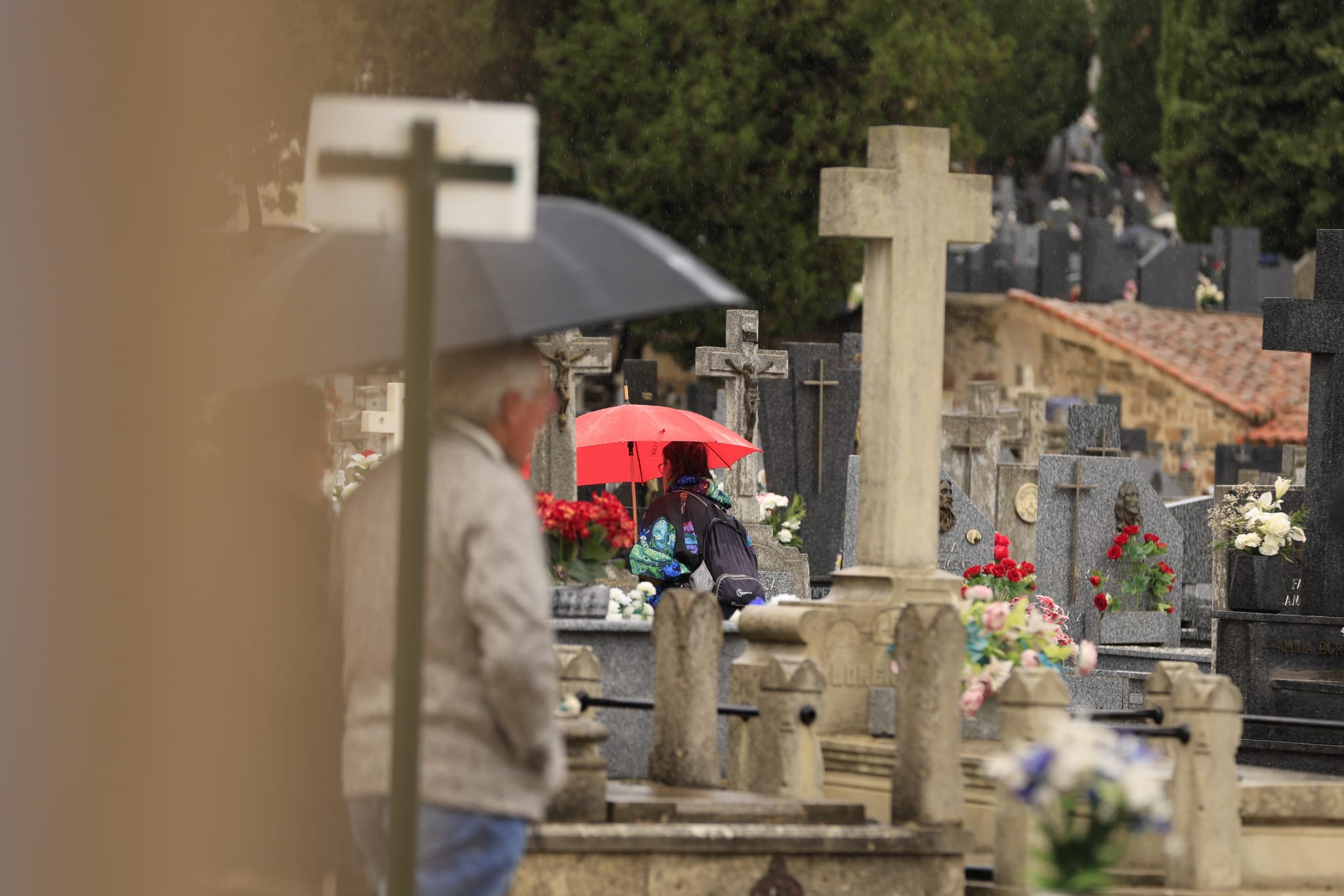 El día de Todos los Santos se celebra bajo el paraguas en Salamanca