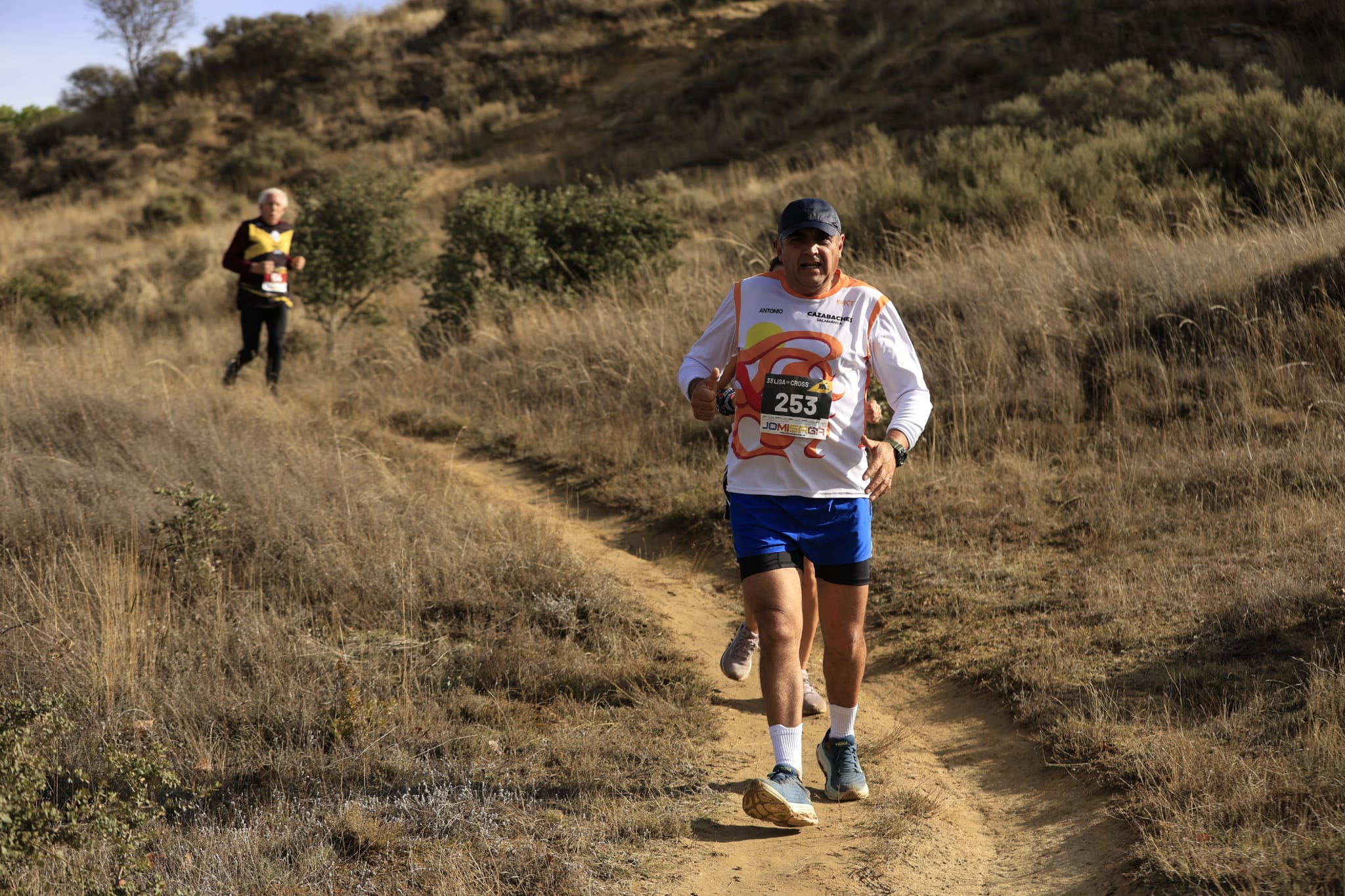 Isaac Hernández y Verónica Sánchez, vencedores de la primera jornada de la Liga de Cross Cabrerizos