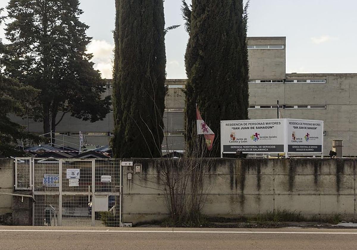 Acceso principal del edificio del Estado.