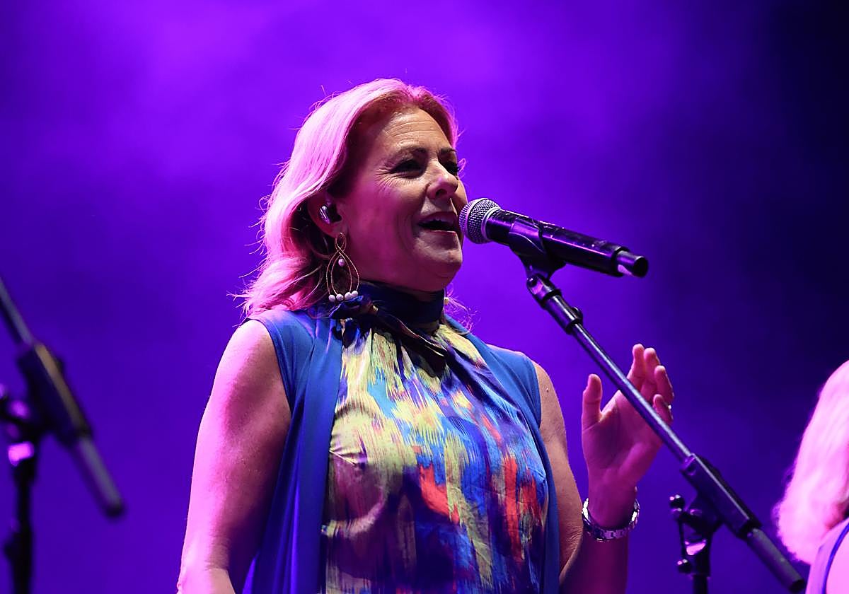 Fiestas. Plaza Mayor. Concierto de Siempre Así