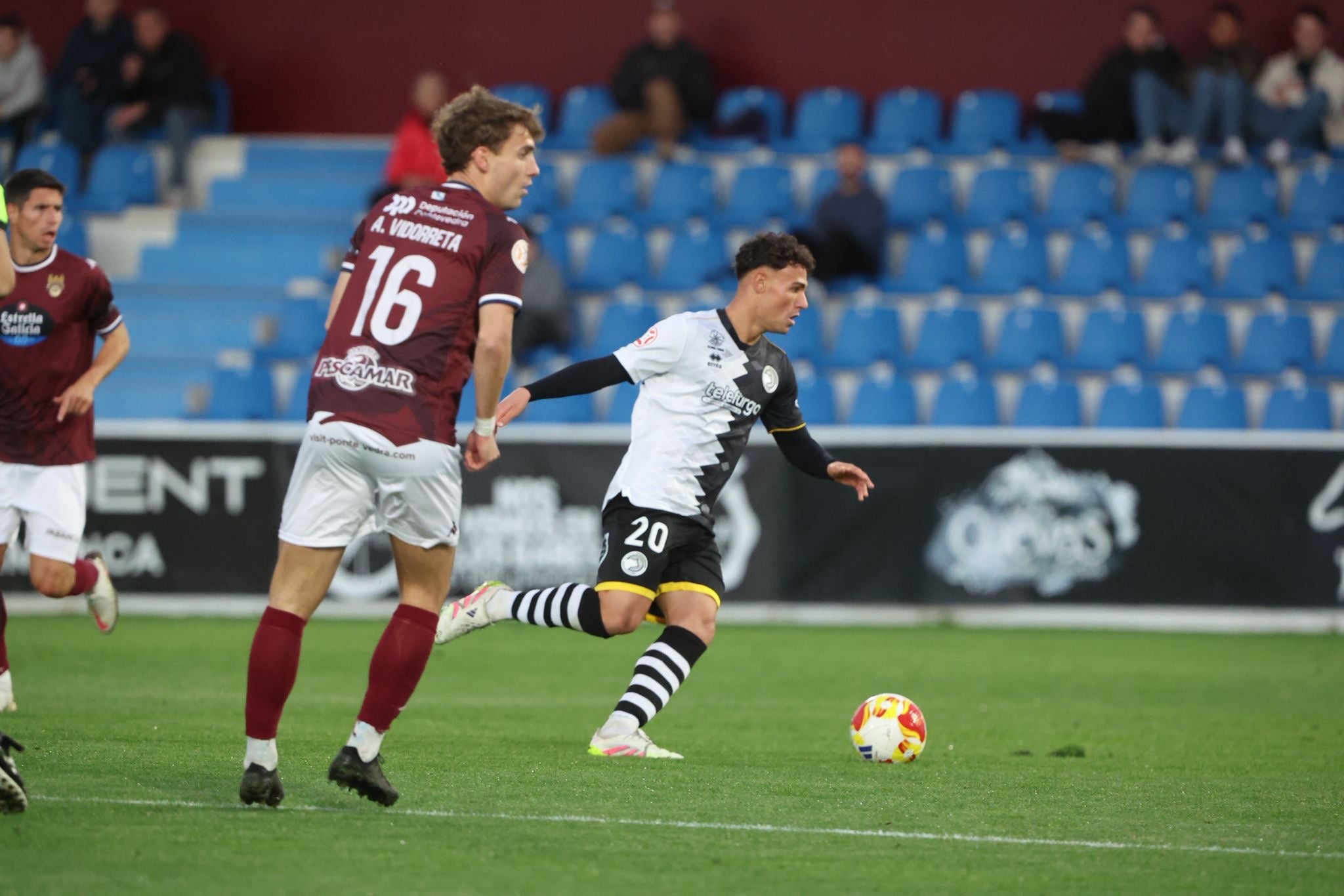 El partido entre Unionistas y Pontevedra, en imágenes