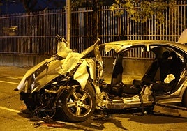 Así ha quedado el coche accidentado, del que tuvieron que ser excarcelados los ocupantes