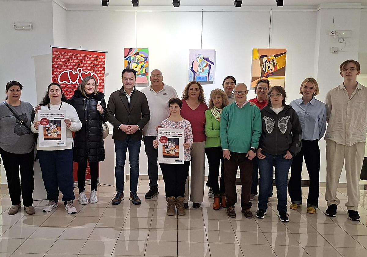 El Espacio Joven acoge durante el mes de noviembre la exposición de las obras creadas por los usuarios del taller de artes plásticas y visuales de la Fundación Aviva.