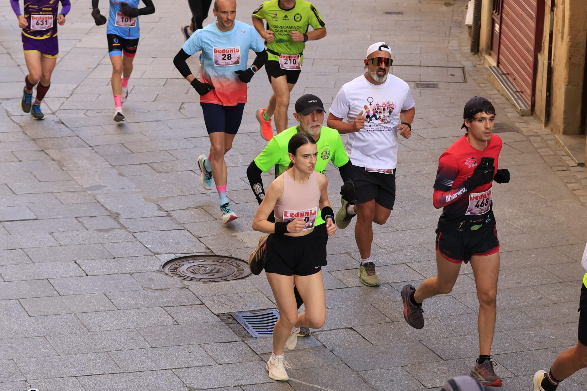 La VIII Carrera y Marcha contra la Violencia de Género de Salamanca, en imágenes