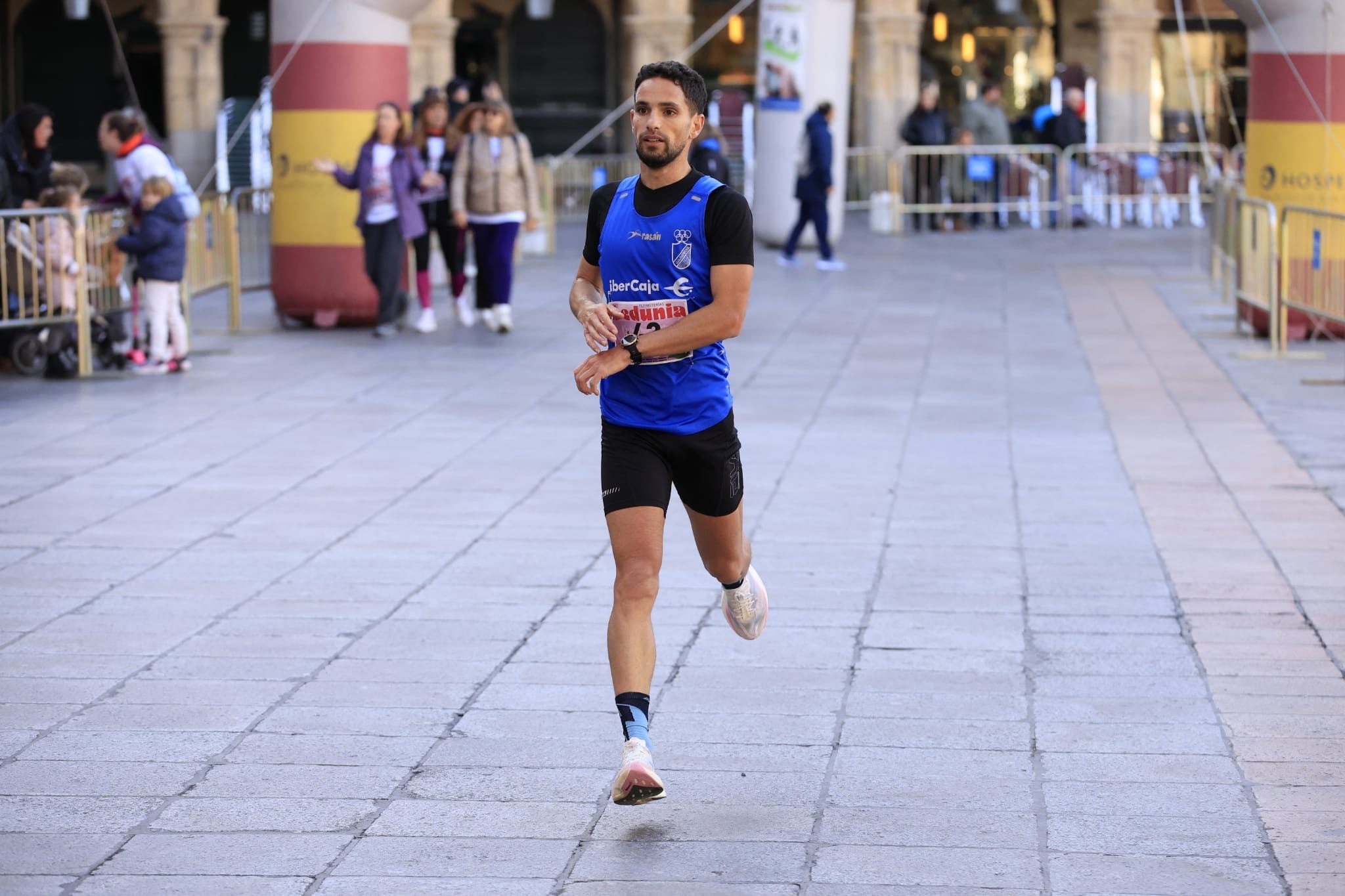 La VIII Carrera y Marcha contra la Violencia de Género de Salamanca, en imágenes