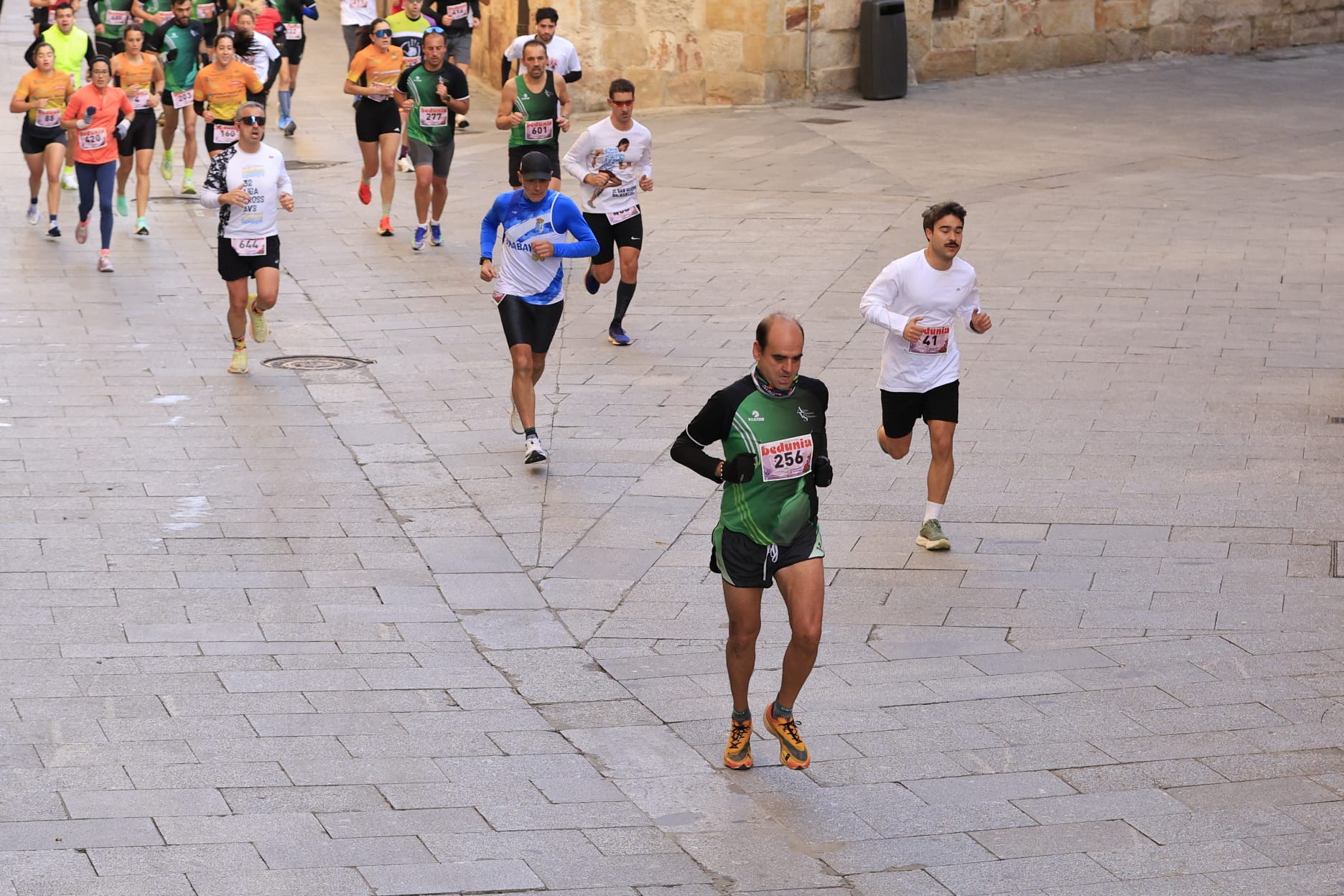 La VIII Carrera y Marcha contra la Violencia de Género de Salamanca, en imágenes