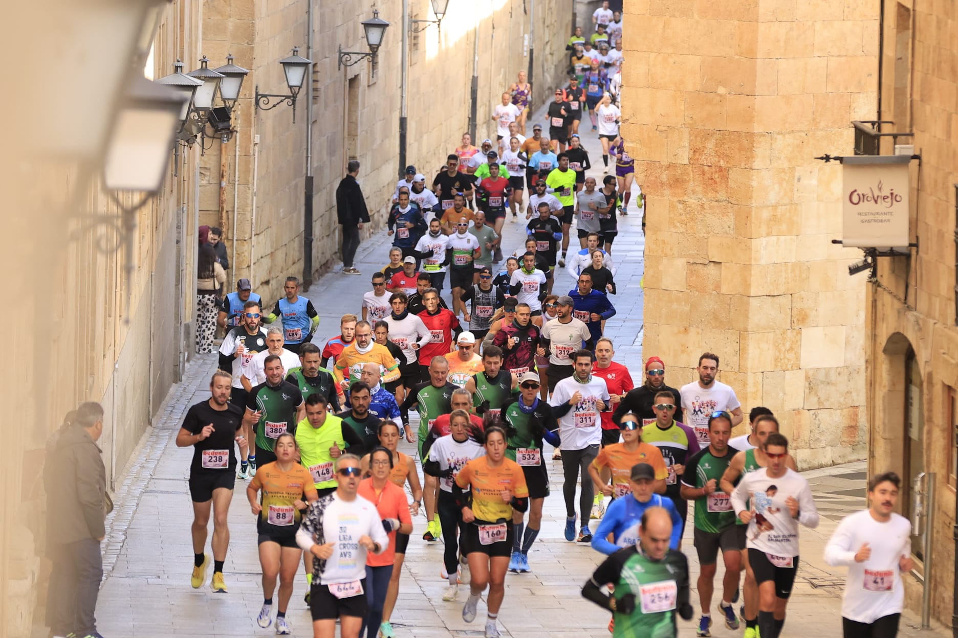 La VIII Carrera y Marcha contra la Violencia de Género de Salamanca, en imágenes