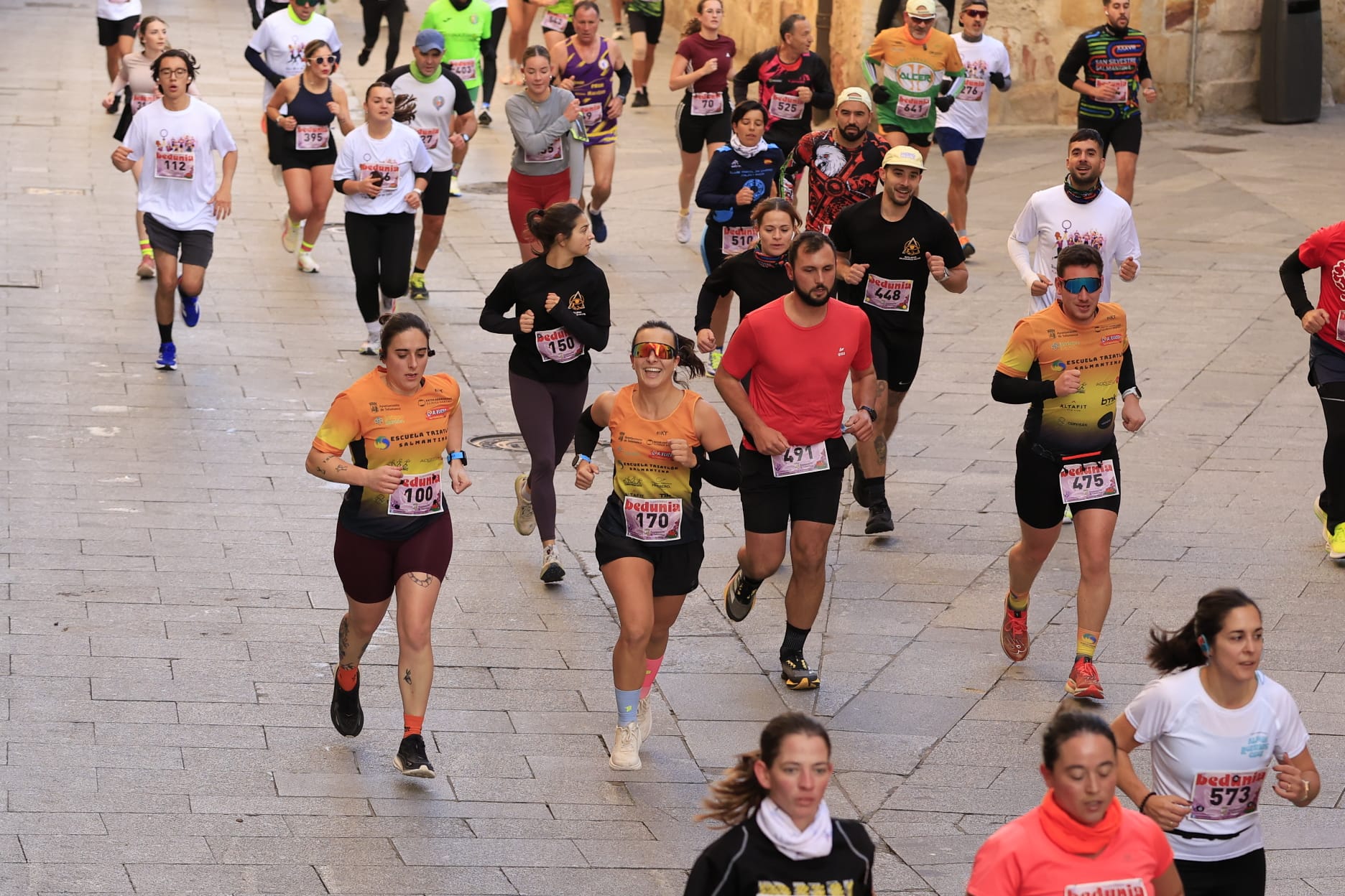 La VIII Carrera y Marcha contra la Violencia de Género de Salamanca, en imágenes