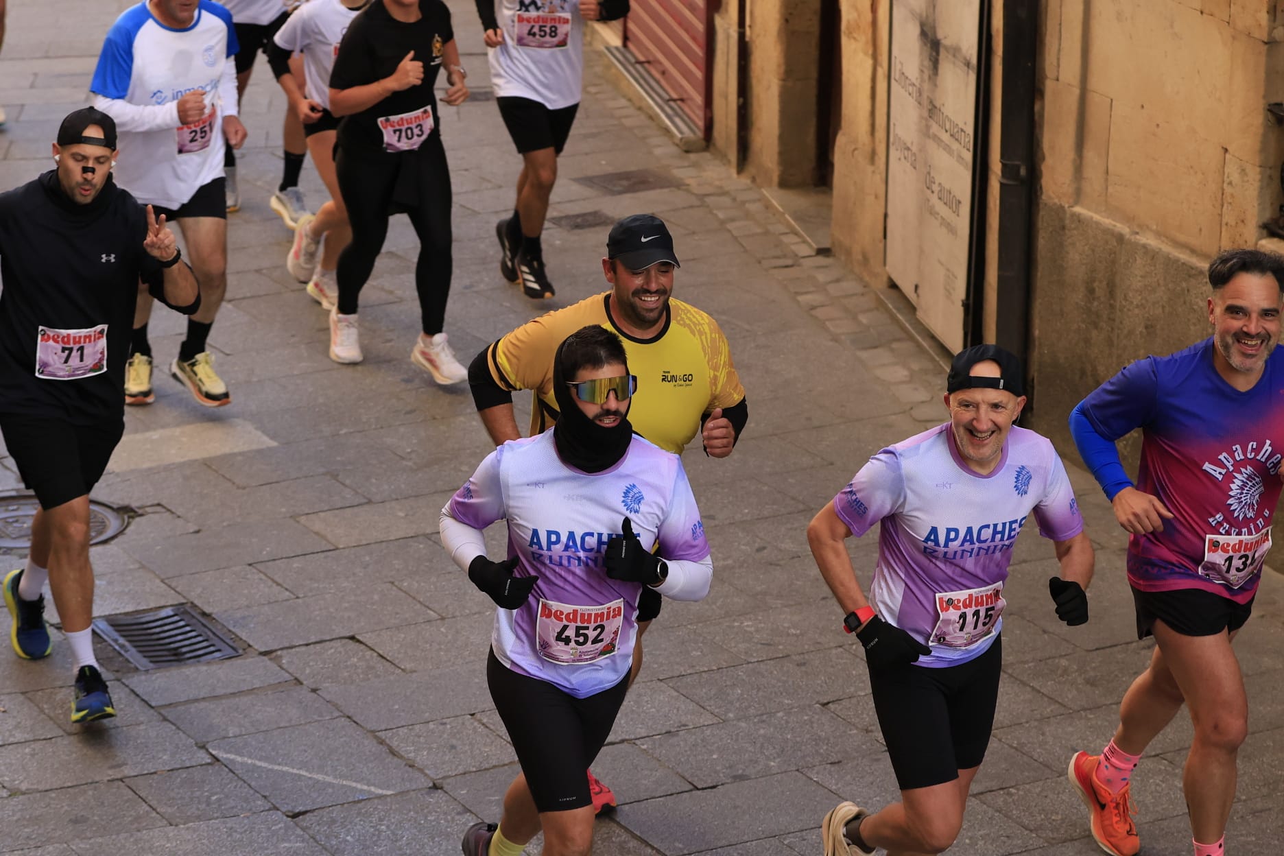 La VIII Carrera y Marcha contra la Violencia de Género de Salamanca, en imágenes