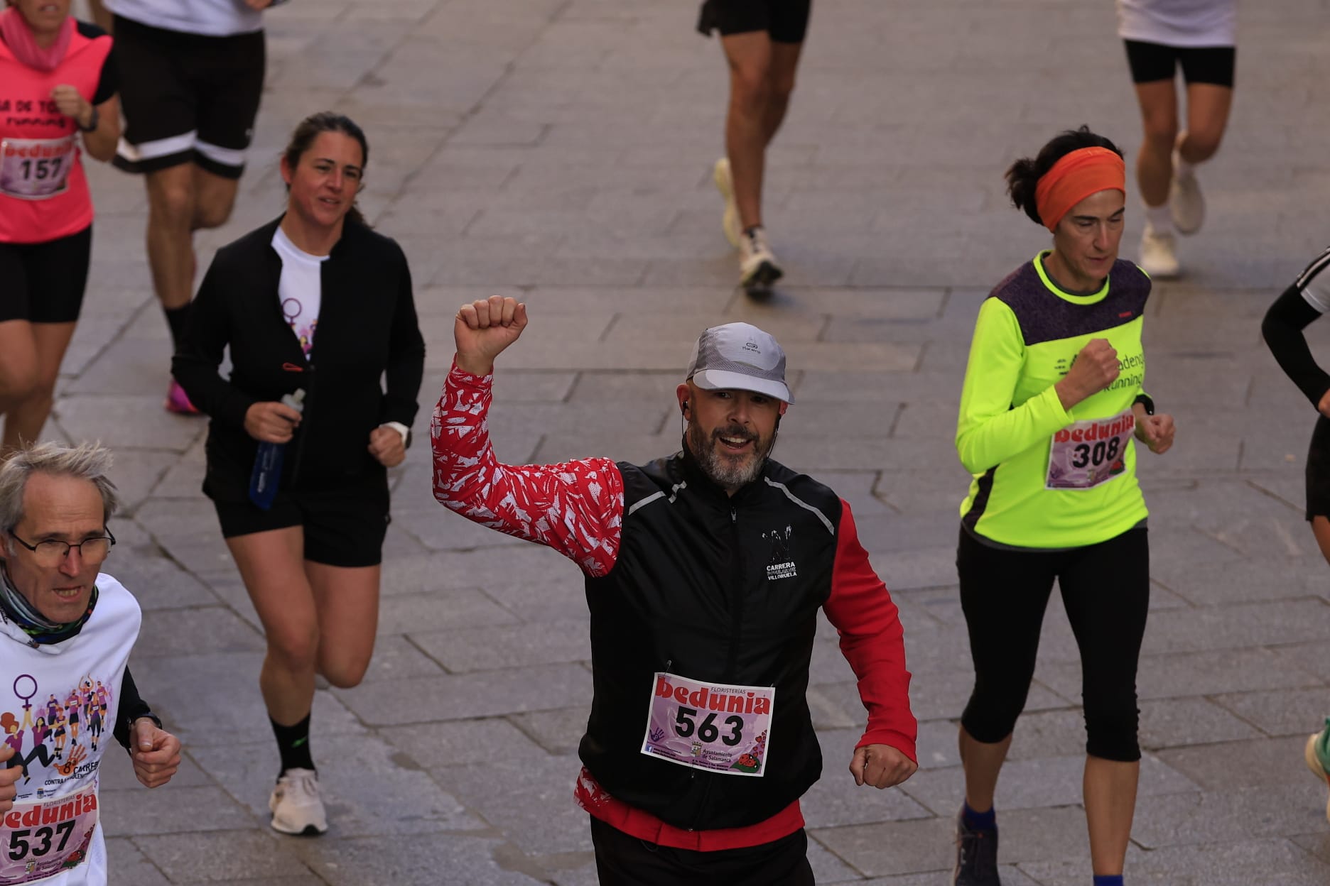 La VIII Carrera y Marcha contra la Violencia de Género de Salamanca, en imágenes