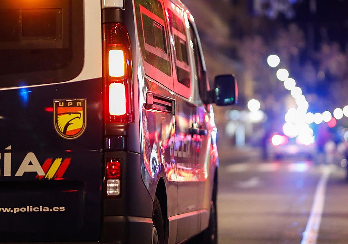 Un vehículo de la Policía Nacional en Salamanca en una imagen de archivo.