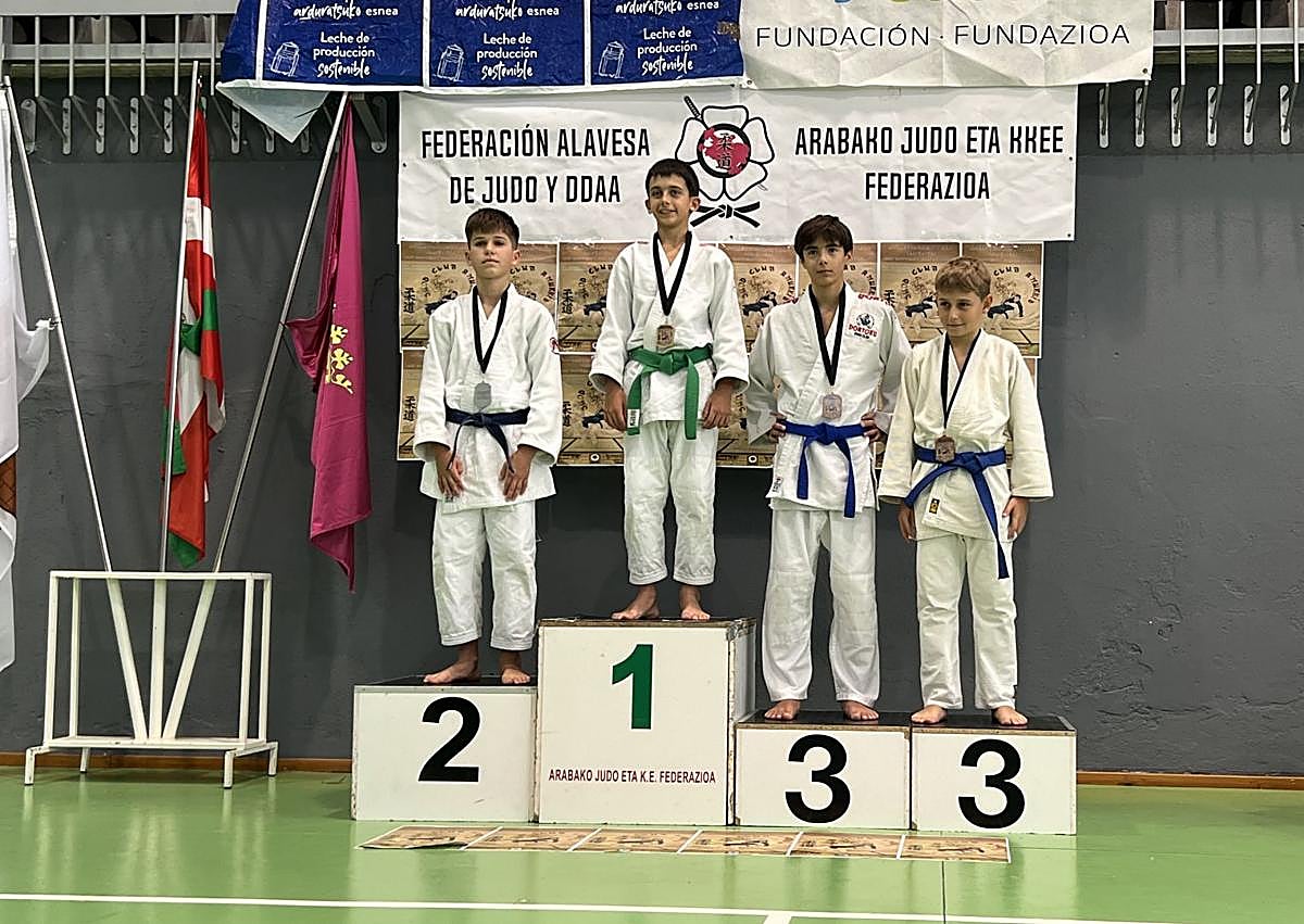 Imagen secundaria 1 - Cinco judokas infantiles del Doryoku suben al podio en Amurrio