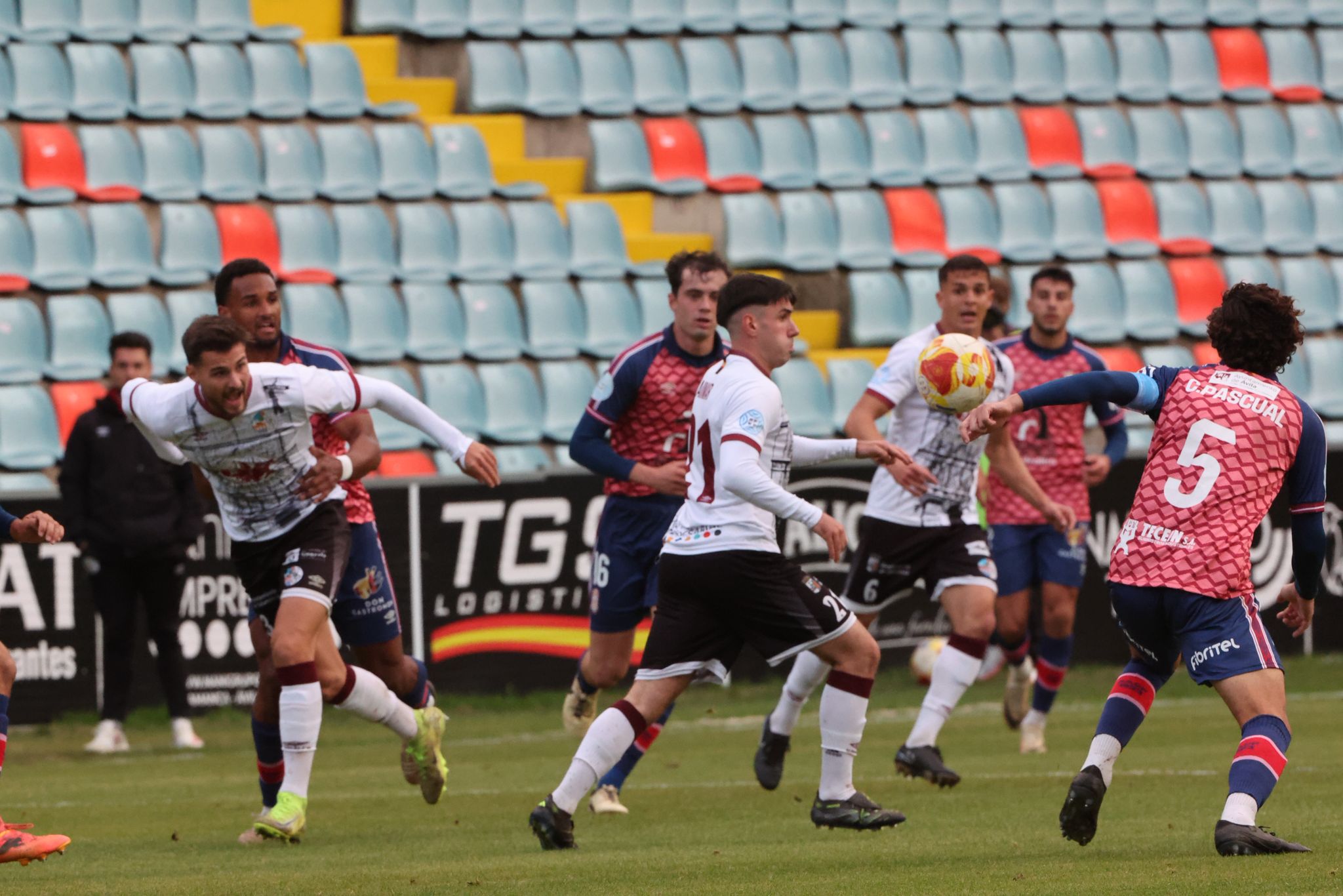 El Salamanca CF UDS pierde ante un rival directo en la lucha por los puests de play off