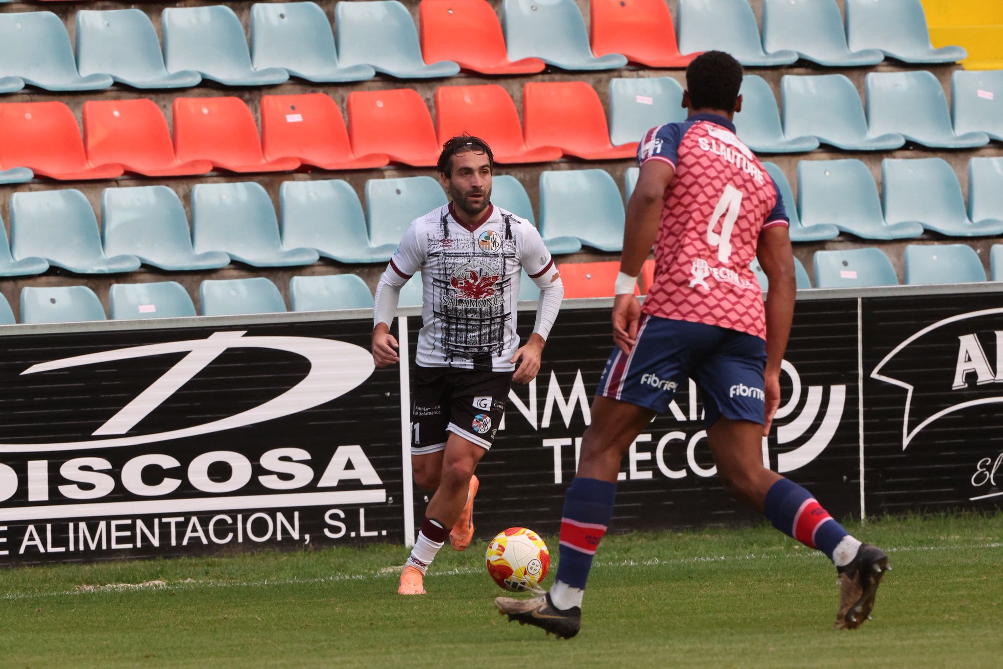 El Salamanca CF UDS pierde ante un rival directo en la lucha por los puests de play off