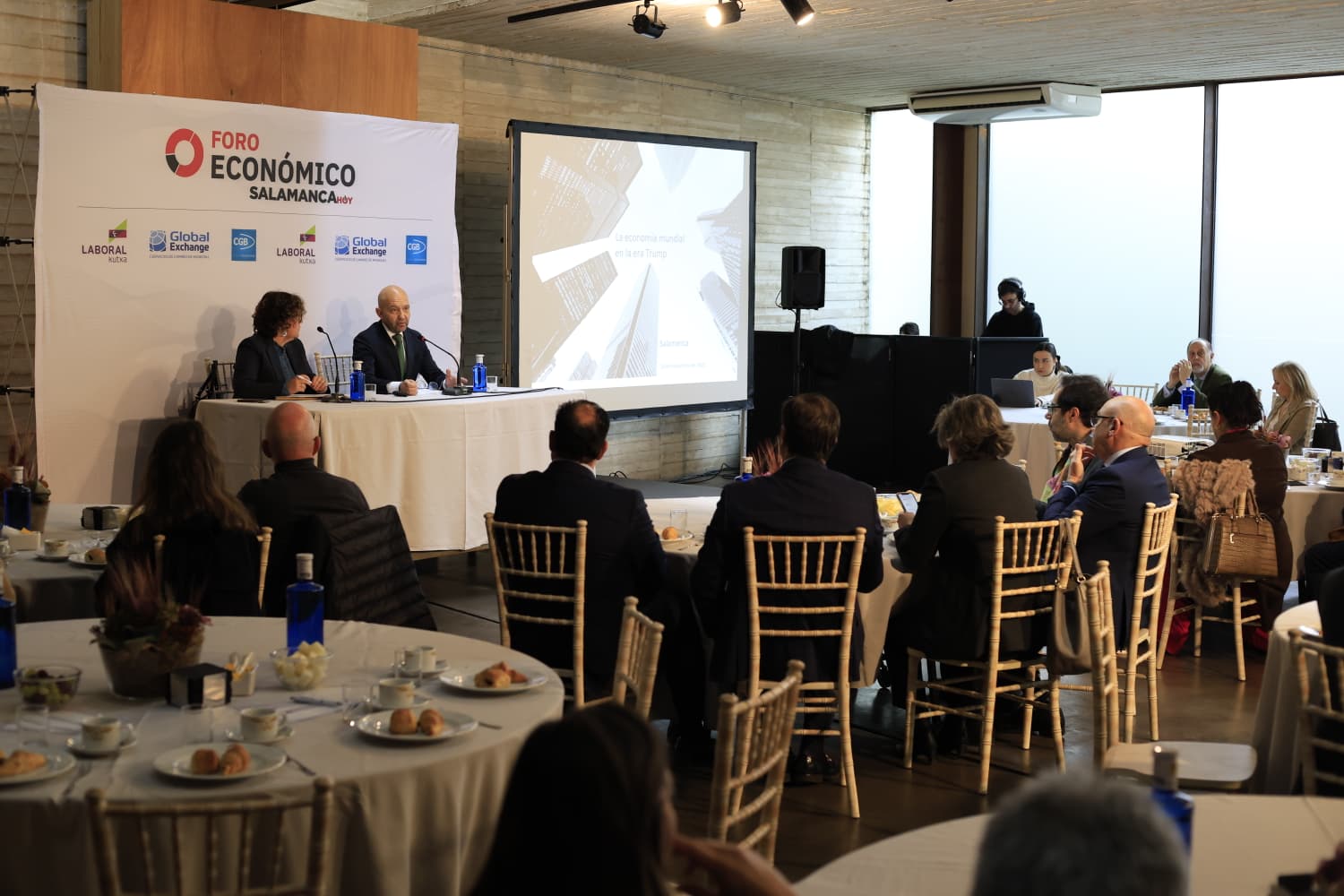 El foro económico de Salamancahoy, en imágenes