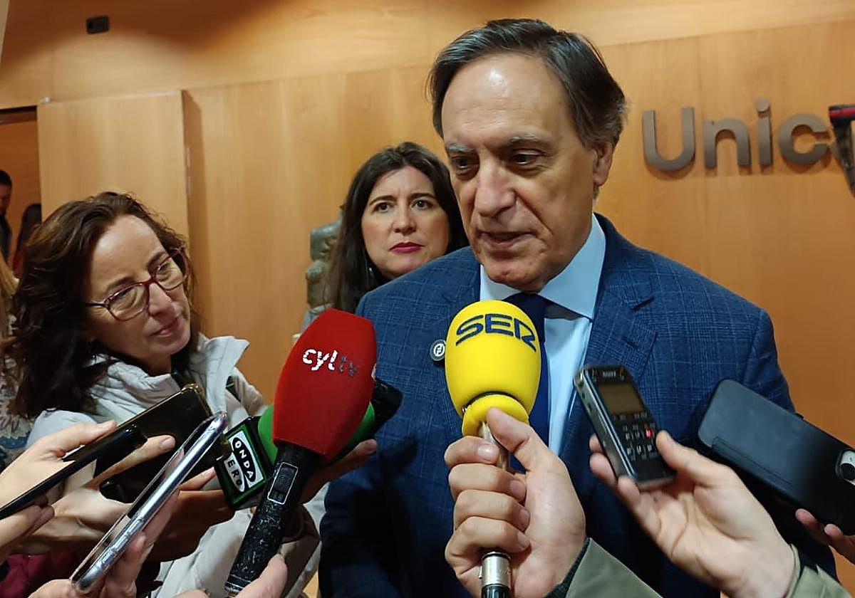 El alcalde de Salamanca, Carlos García Carbayo, en un acto esta mañana.