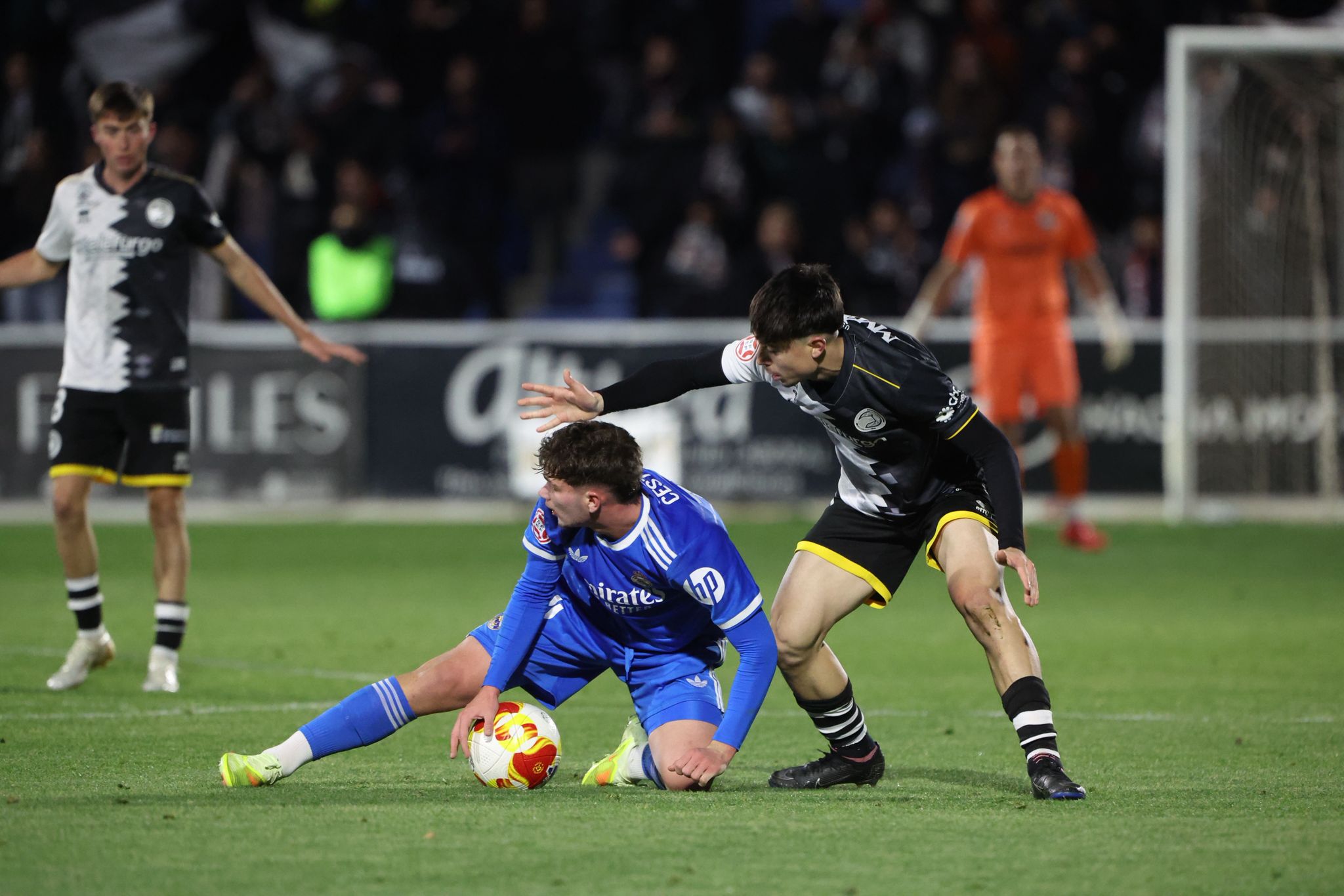 El partido entre Unionistas y el Real Madrid Castilla, en imágenes