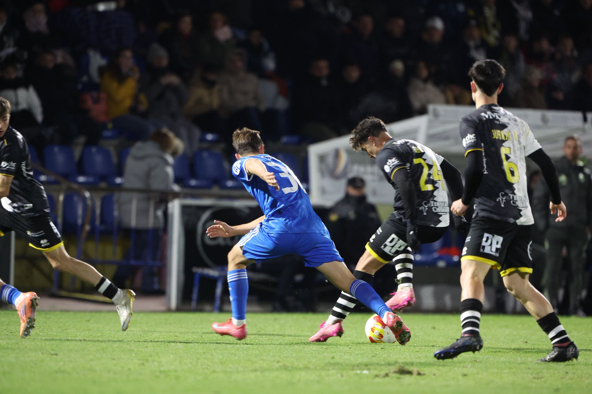 El partido entre Unionistas y el Real Madrid Castilla, en imágenes