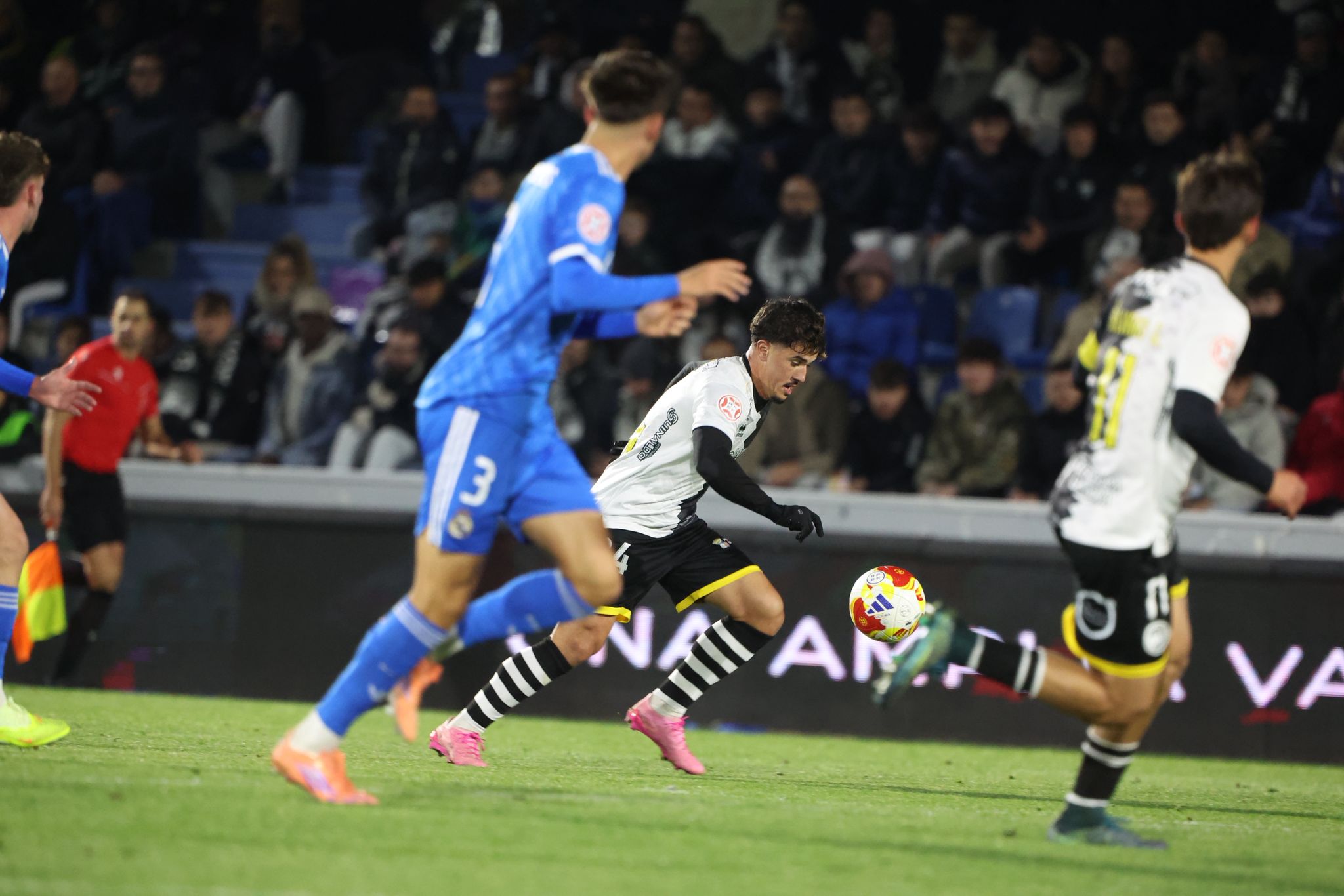 El partido entre Unionistas y el Real Madrid Castilla, en imágenes