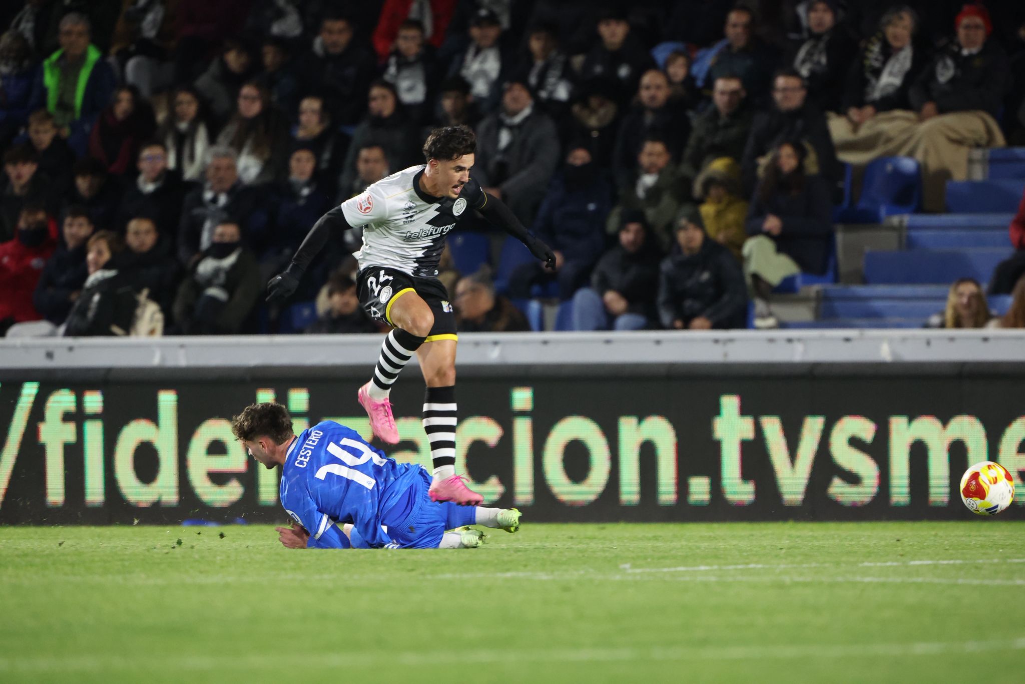 El partido entre Unionistas y el Real Madrid Castilla, en imágenes
