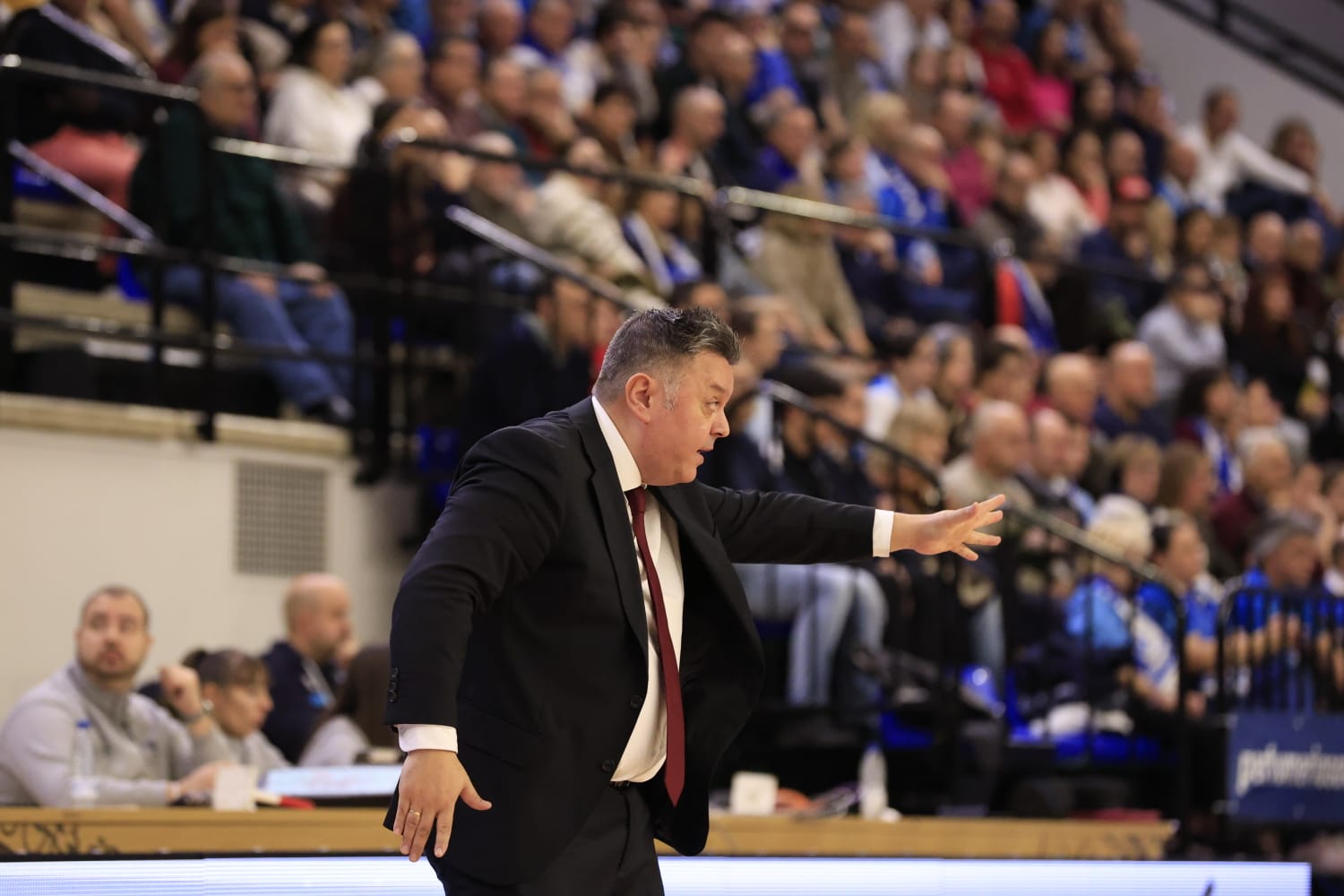 El partido Avenida - Lointek Gernika, en imágenes