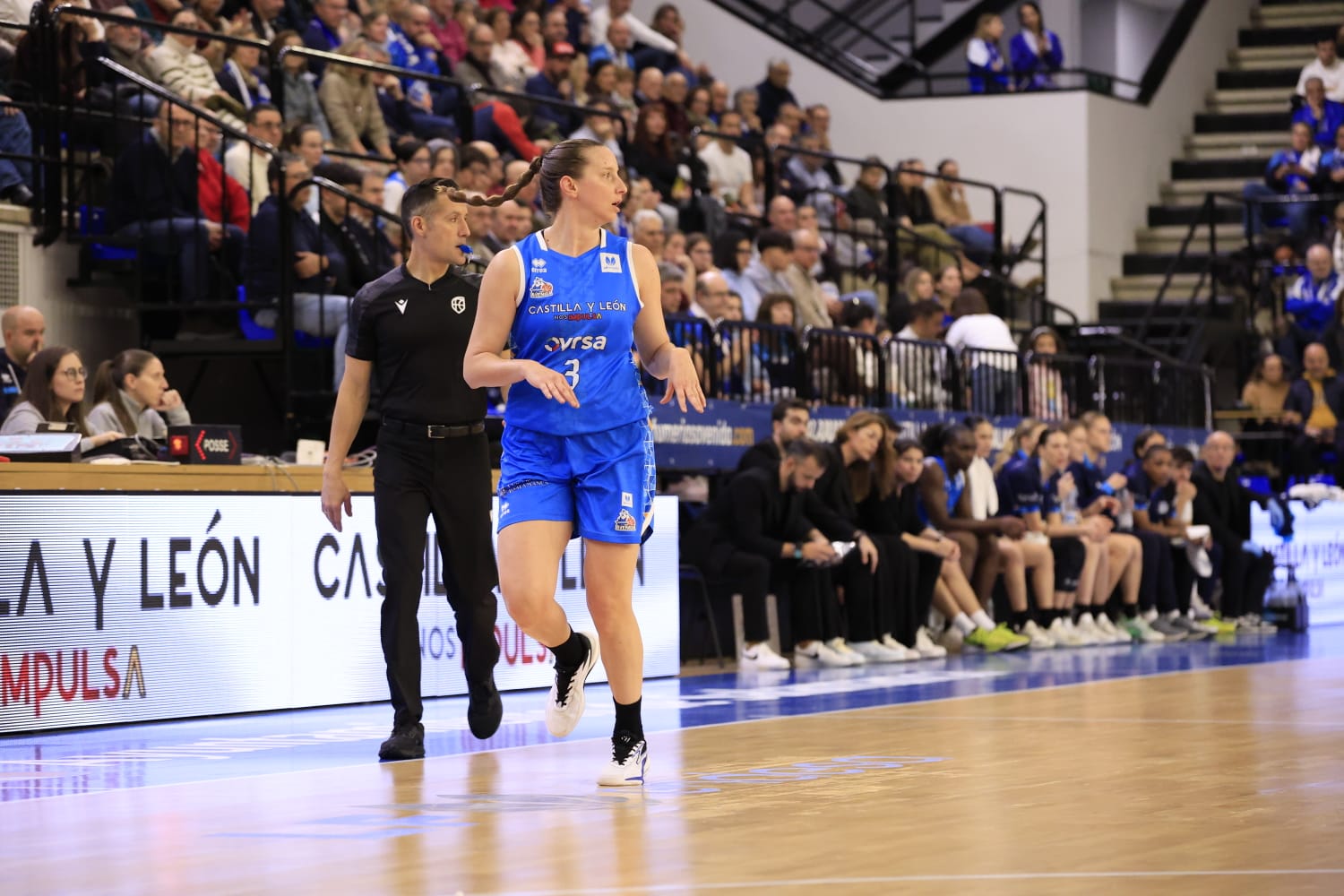 El partido Avenida - Lointek Gernika, en imágenes