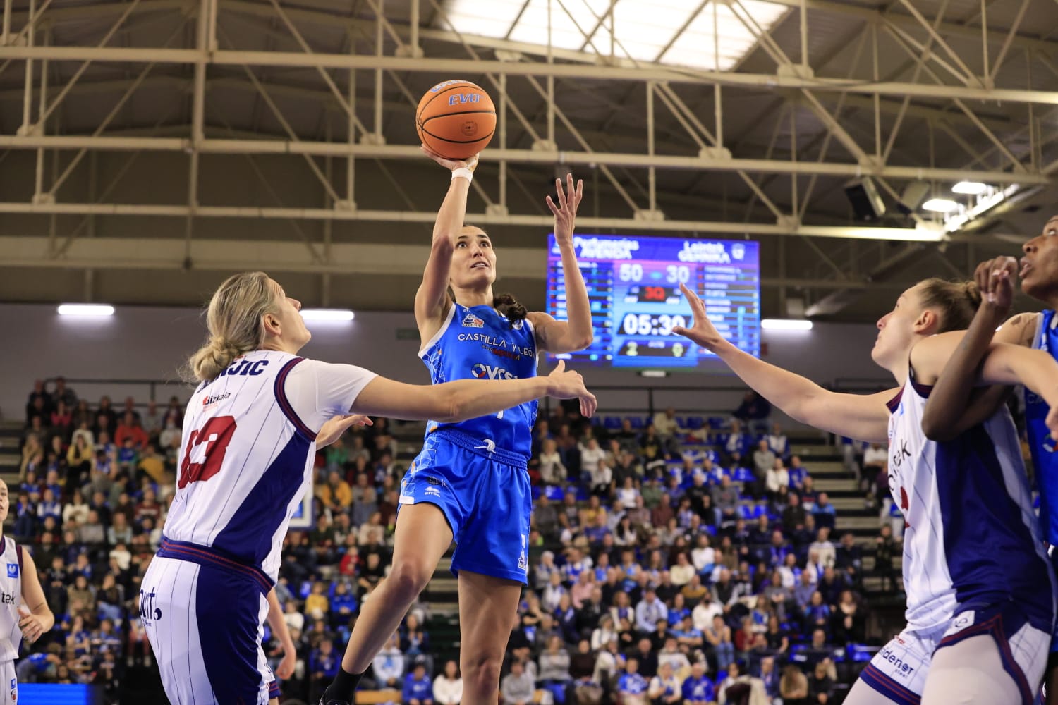 El partido Avenida - Lointek Gernika, en imágenes