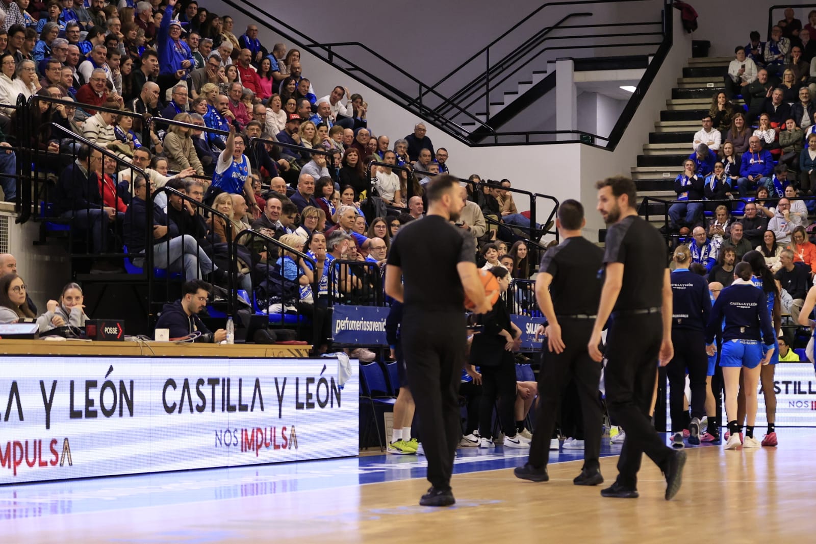 El partido Avenida - Lointek Gernika, en imágenes