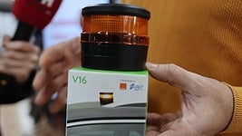 Fiebre en Salamanca por hacerse con la baliza V16: «Es el regalo de estas Navidades»