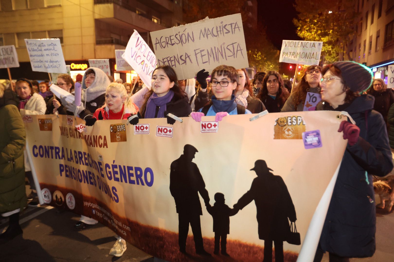 Con el lema &#039;El machismo nos cuesta la vida&#039;, Salamanca clama contra la violencia de género