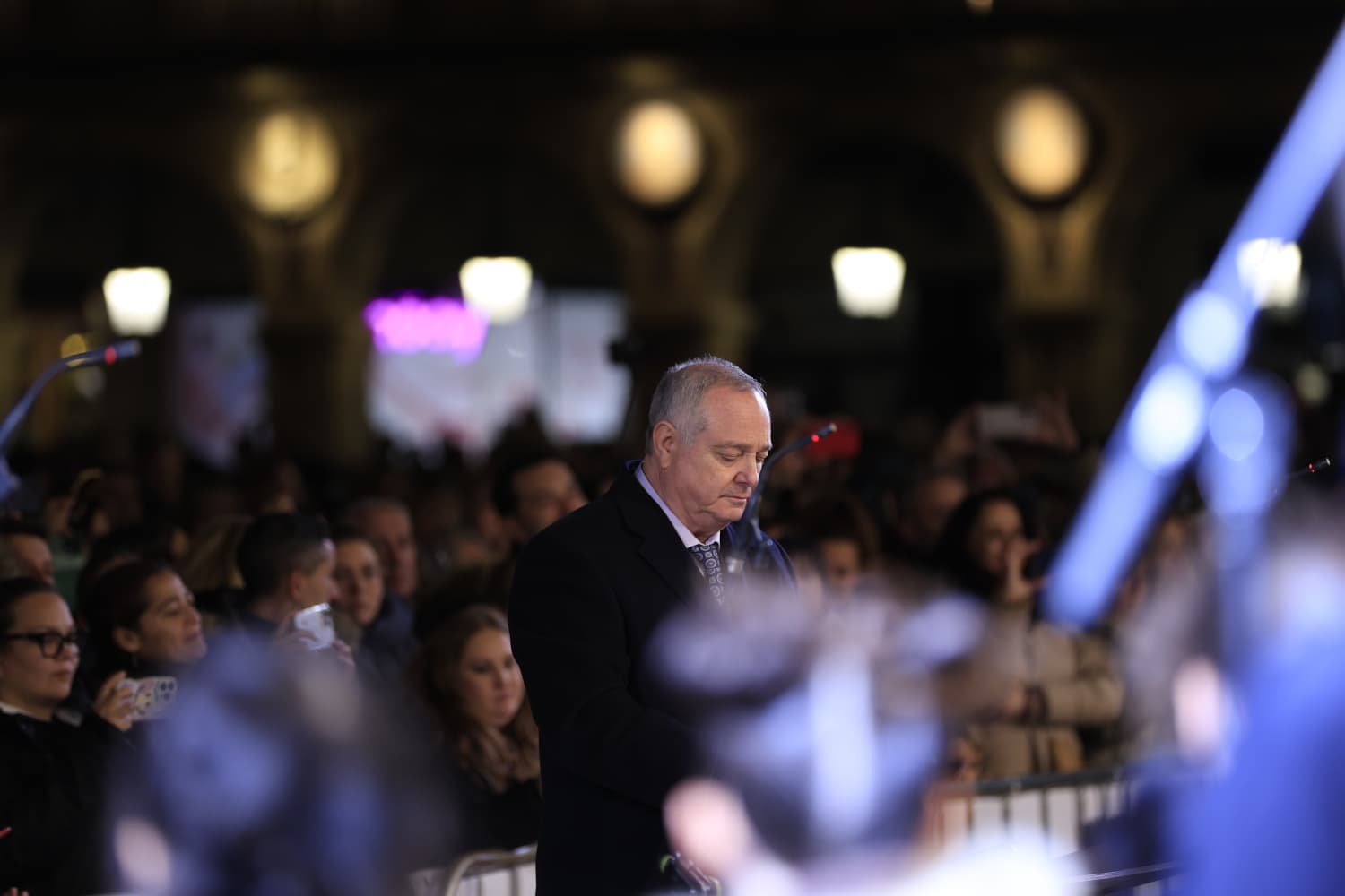 La Navidad ya deslumbra en Salamanca con luces, árbol y videomapping