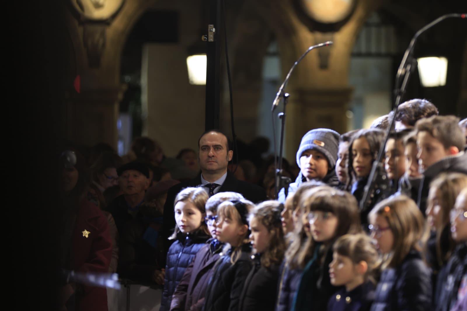 La Navidad ya deslumbra en Salamanca con luces, árbol y videomapping