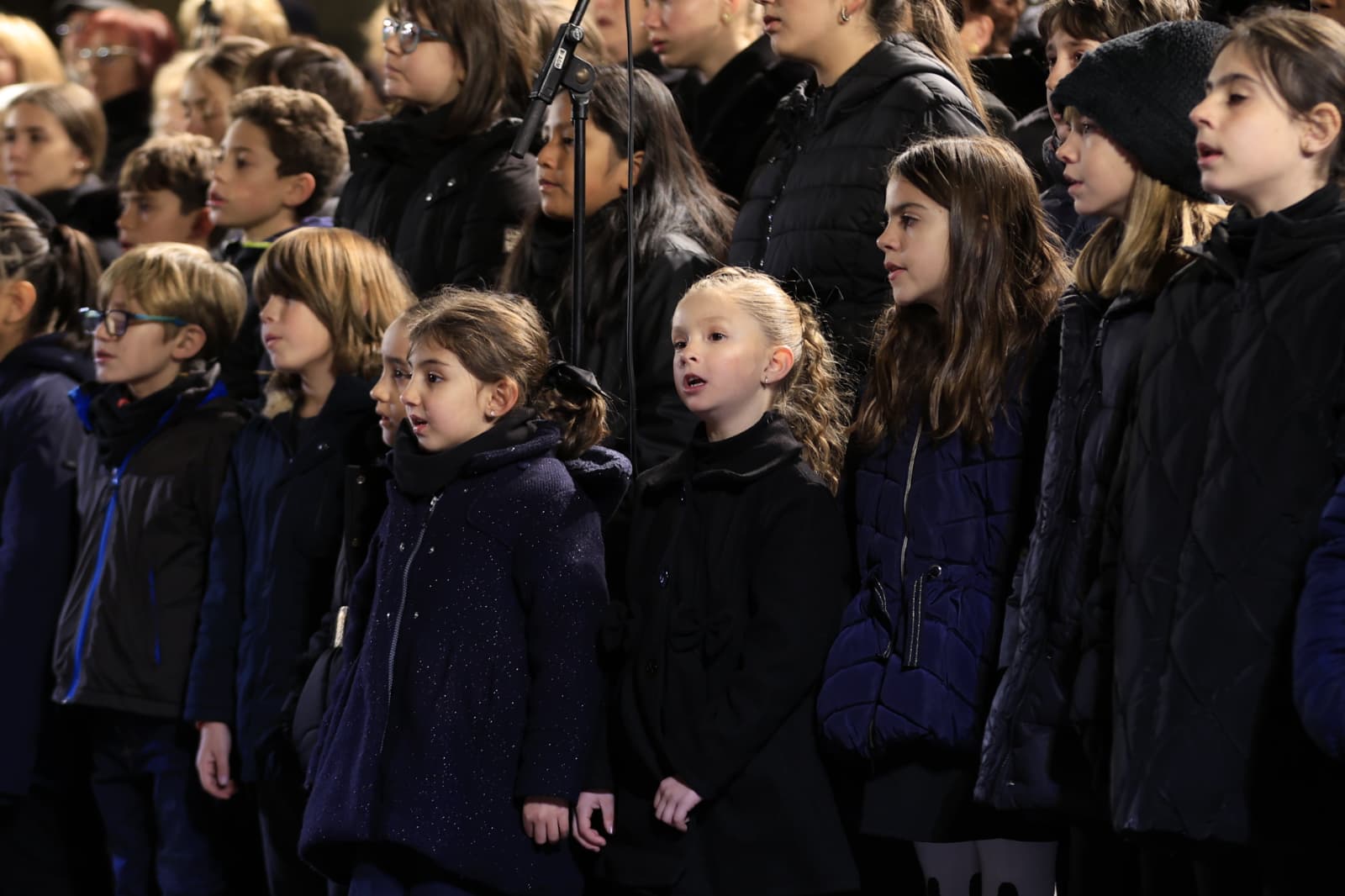 La Navidad ya deslumbra en Salamanca con luces, árbol y videomapping