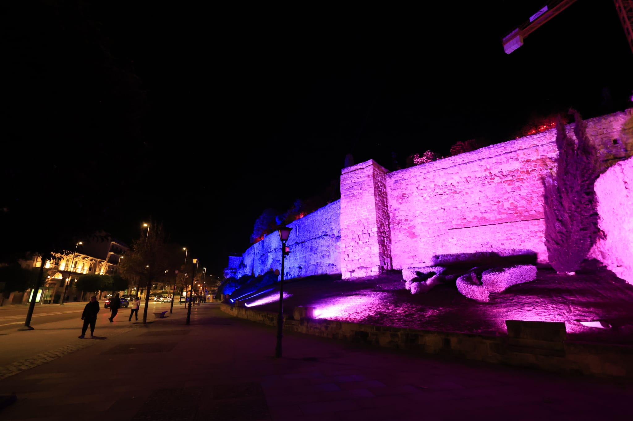La Navidad ya deslumbra en Salamanca con luces, árbol y videomapping
