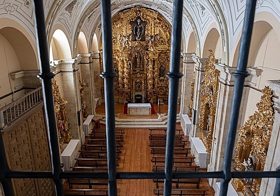 La iglesia del convento de Las Claras, vista desde el coro alto.