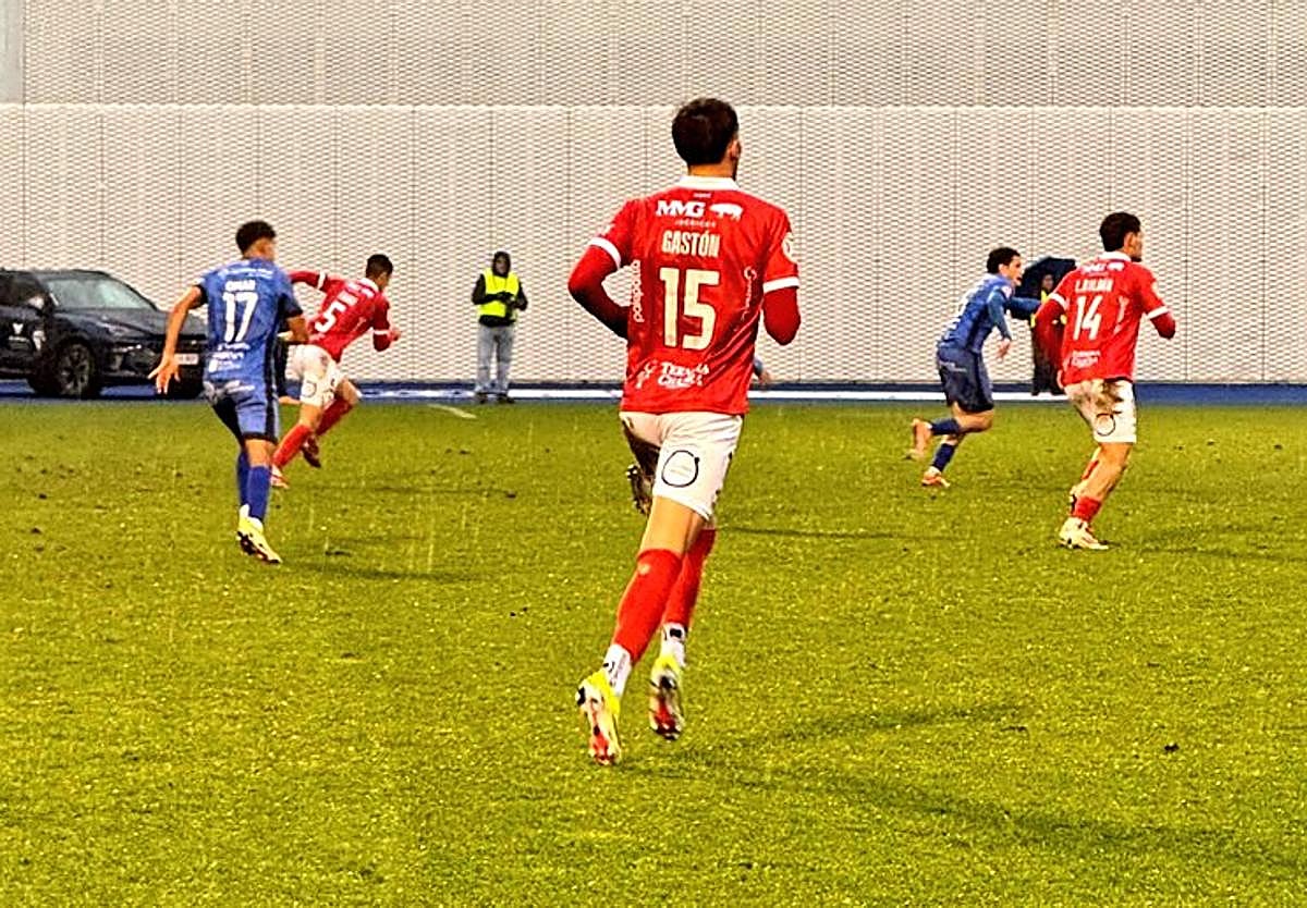 Dramática derrota de Unionistas, que desperdició dos ventajas en un final de locura ante el Ourense CF