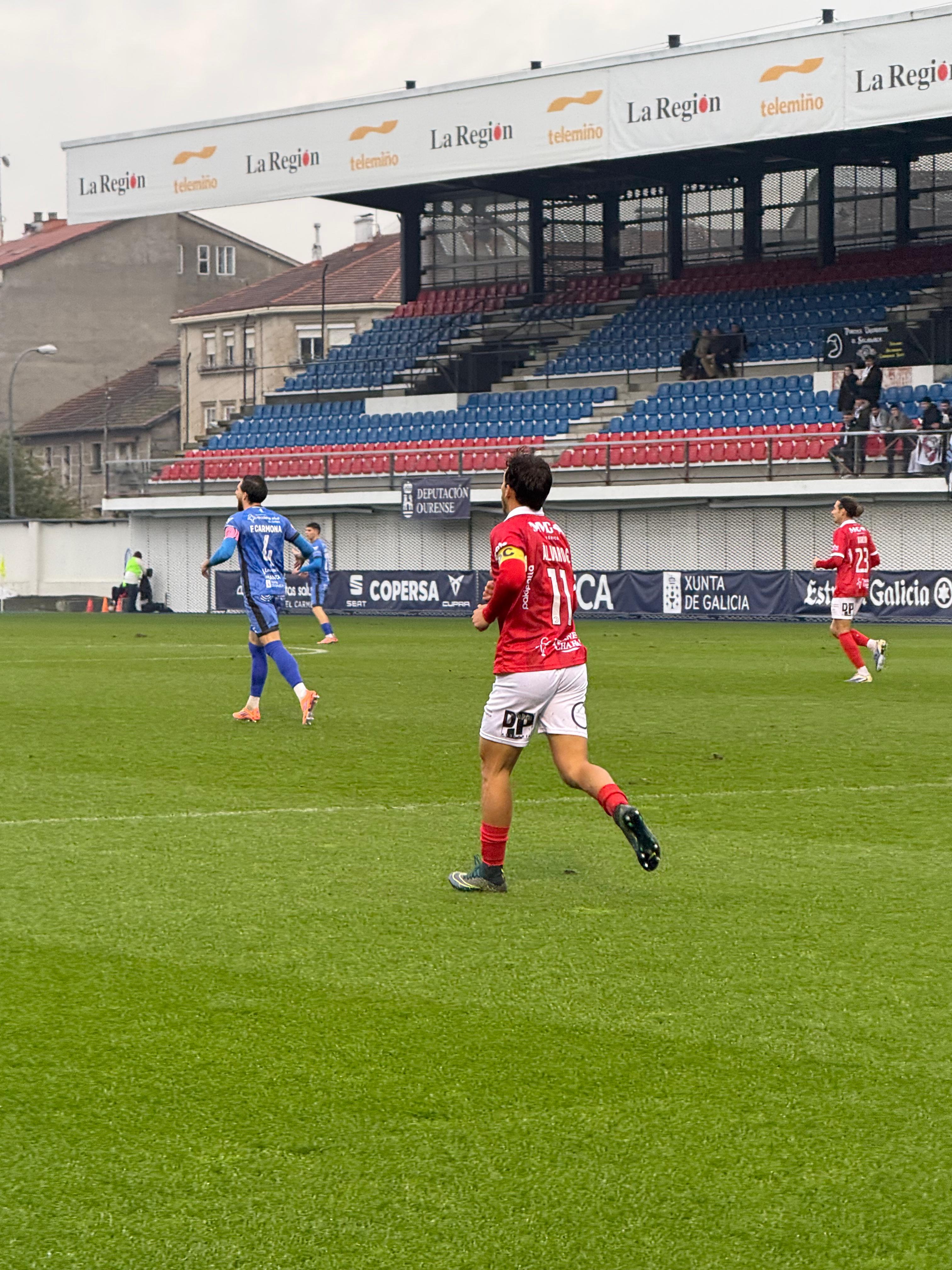 El partido entre Unionistas y el Ourense CF, en imágenes