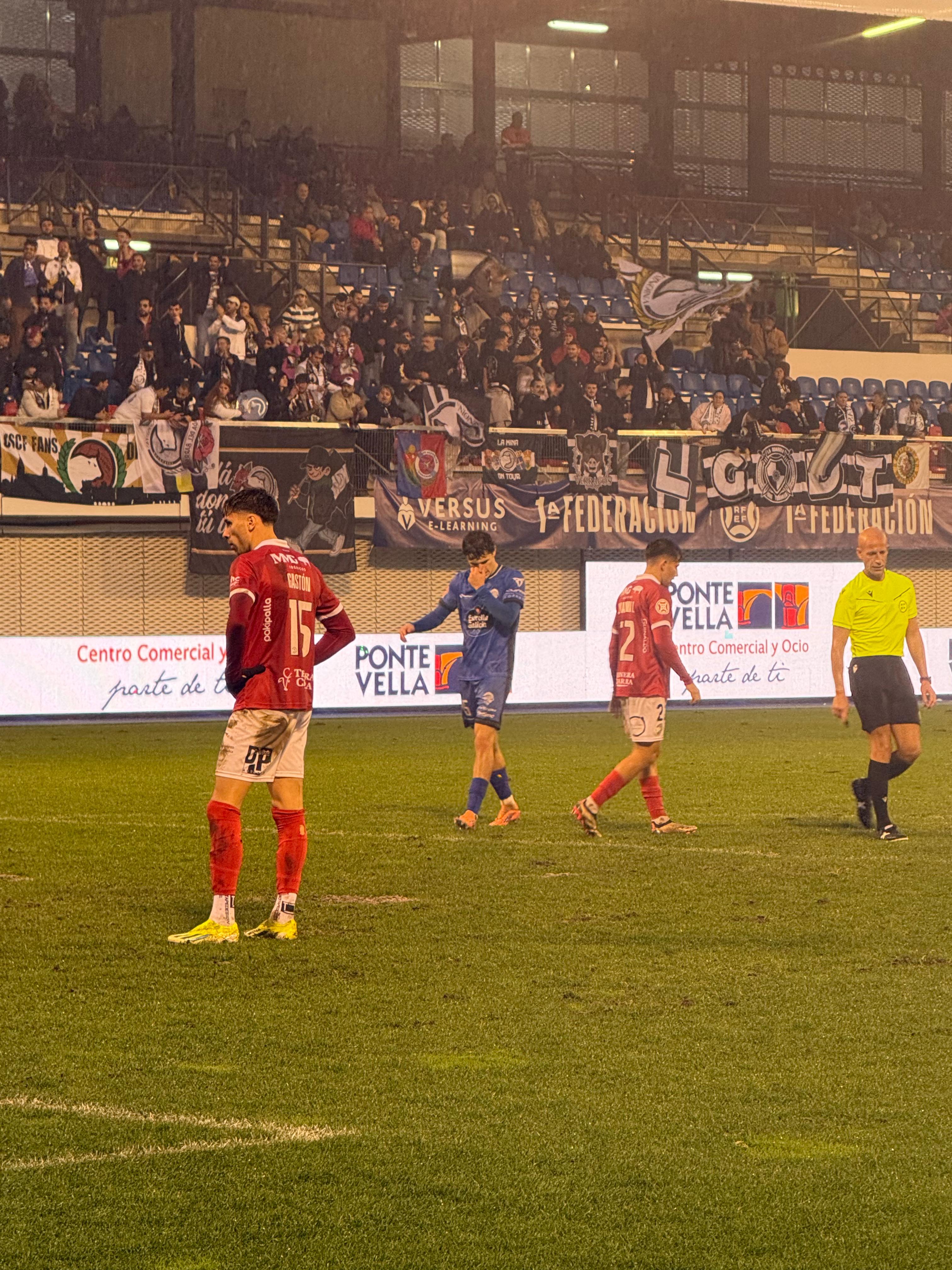 El partido entre Unionistas y el Ourense CF, en imágenes